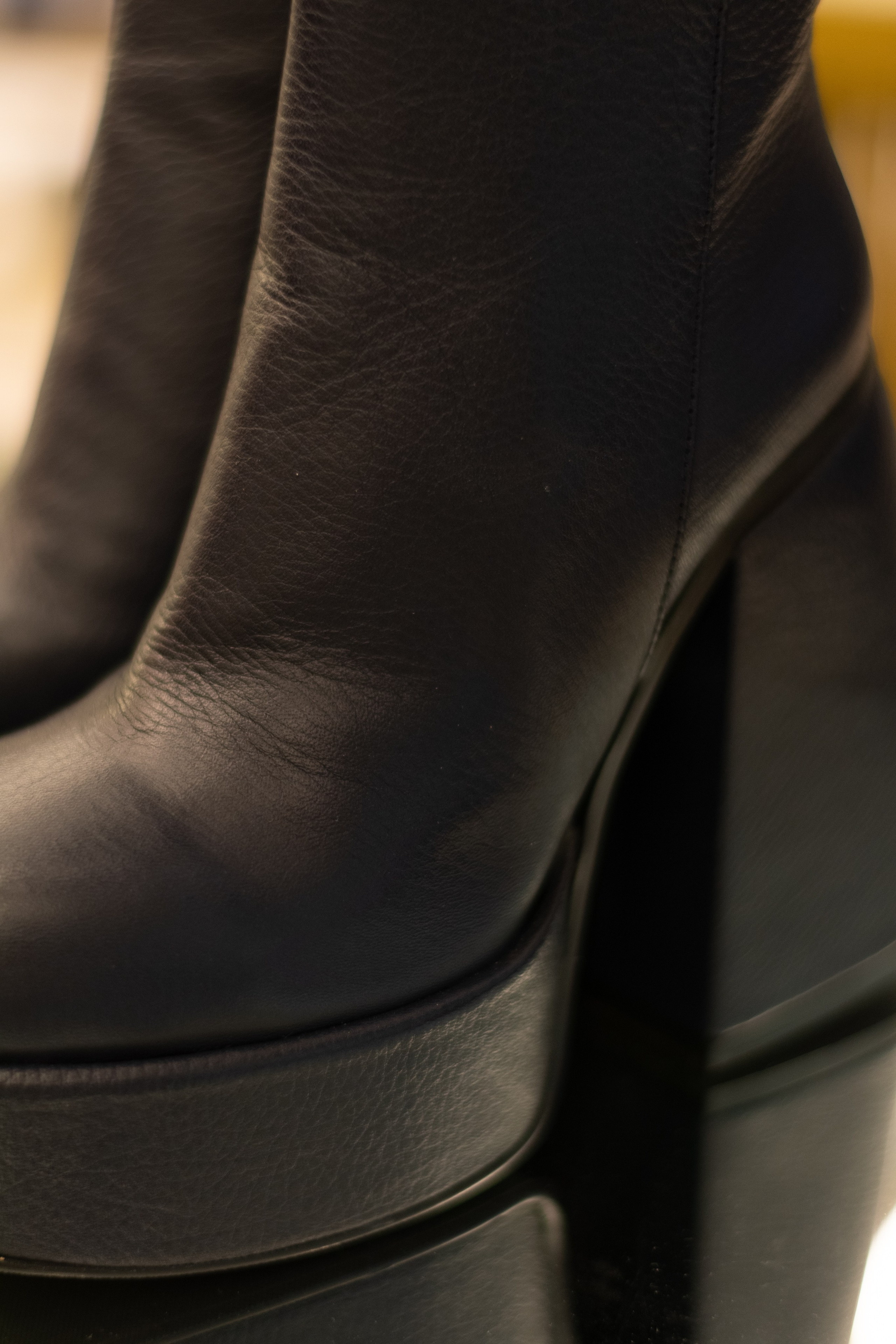 Для организаций. Предметная фотосессия для обувного магазина Capsula. Фотограф/видеограф Богдан Голованов