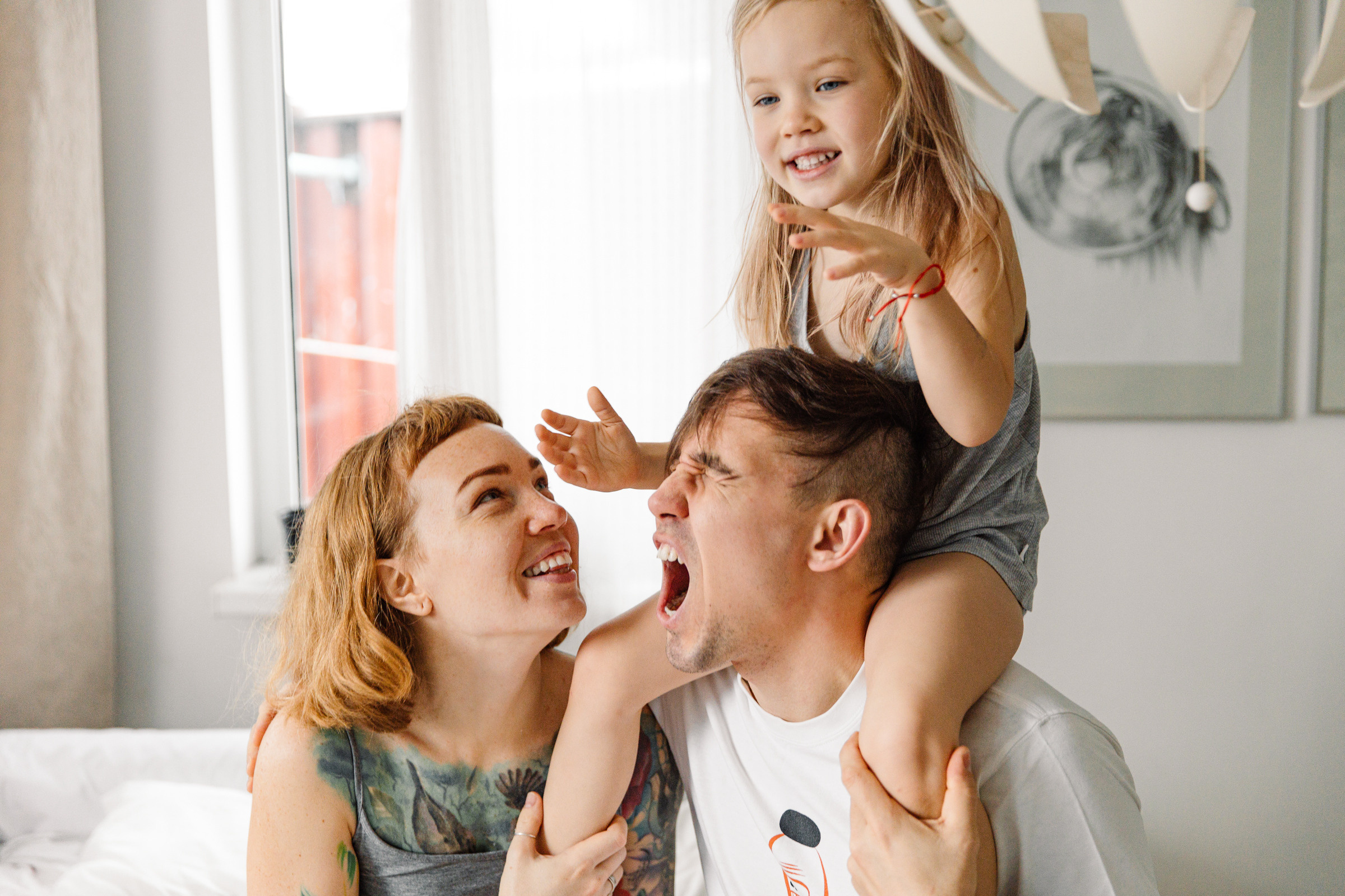 Трое в кровати не считая Джози и кота