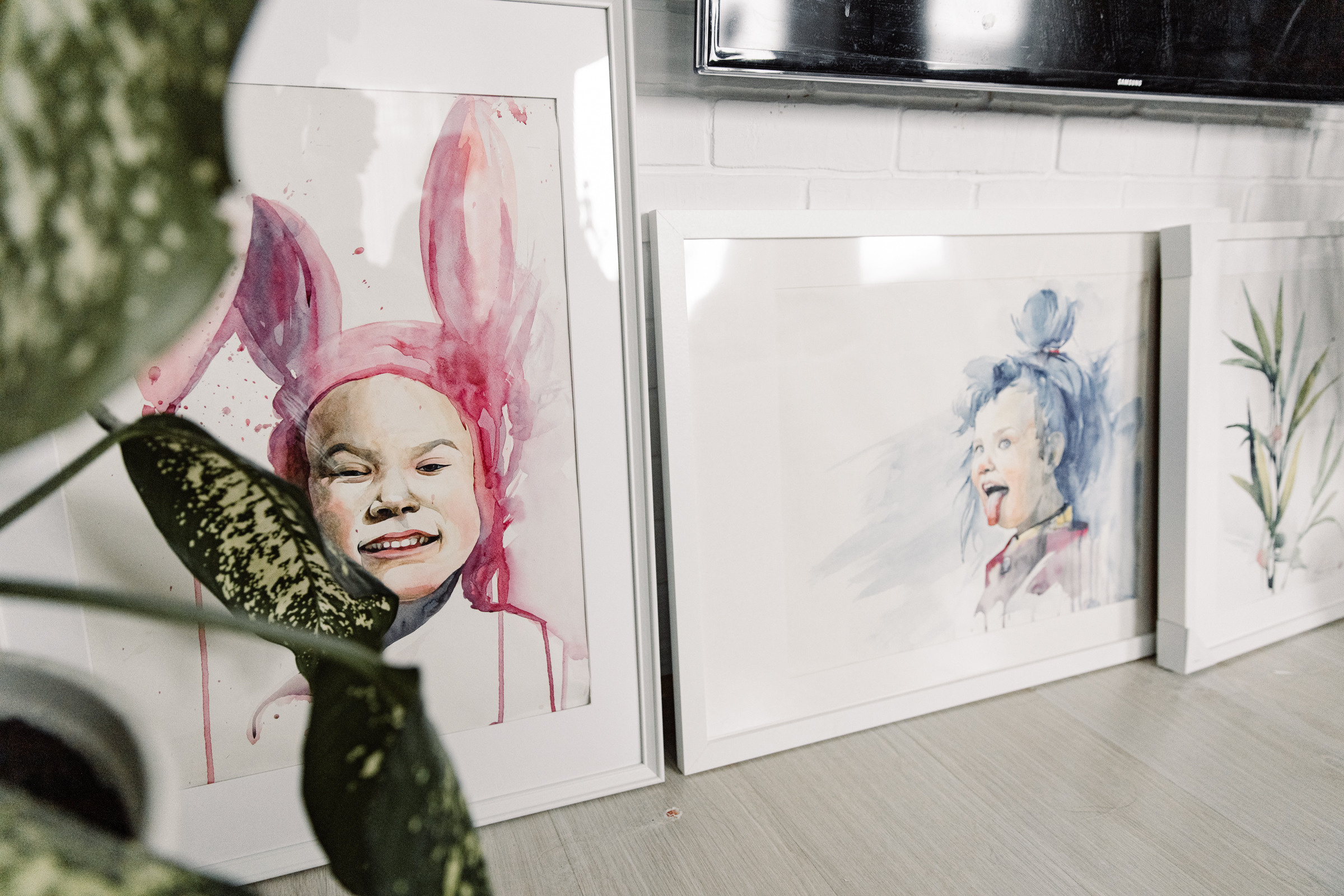 Трое в кровати не считая Джози и кота