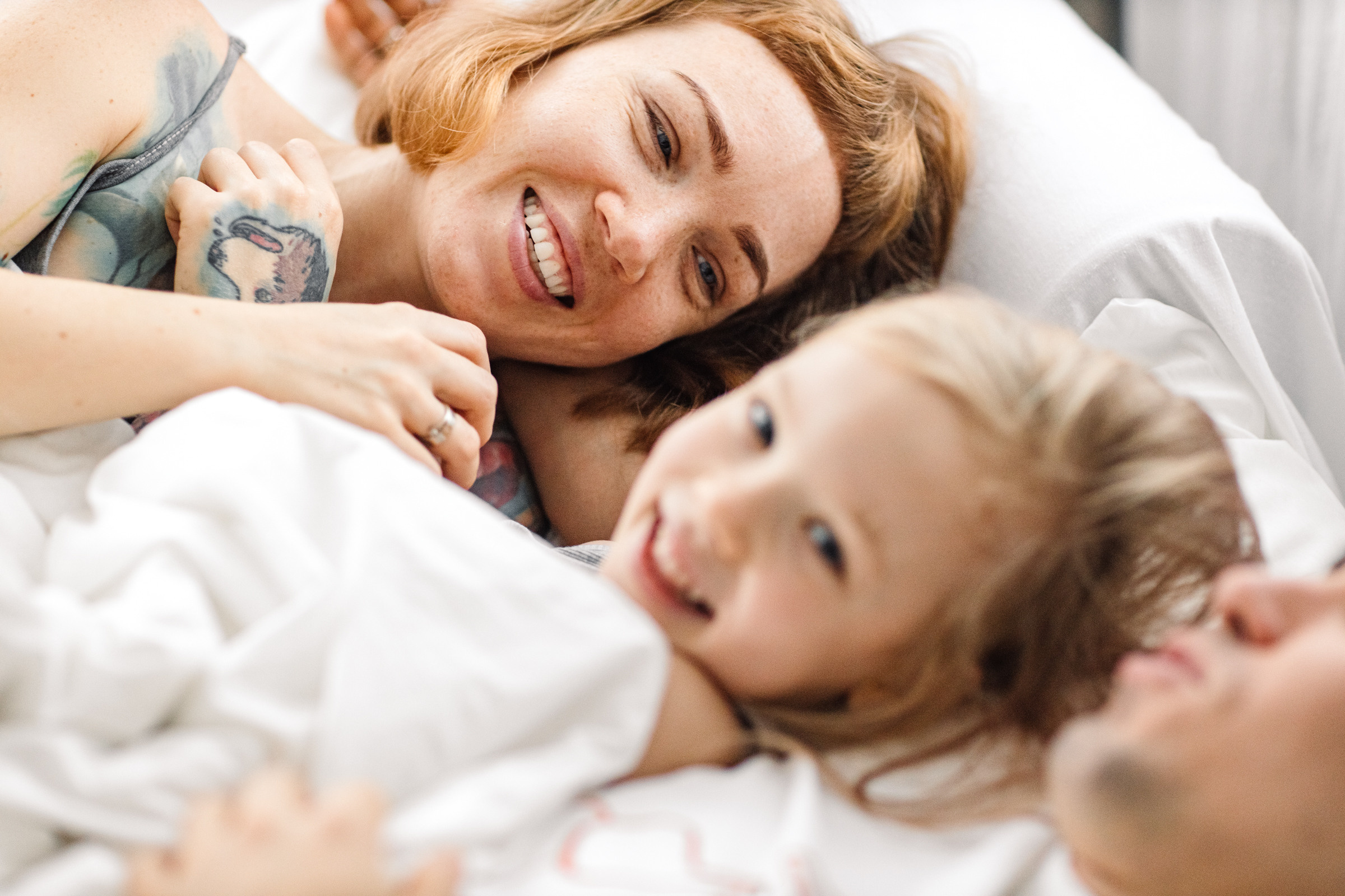 Трое в кровати не считая Джози и кота