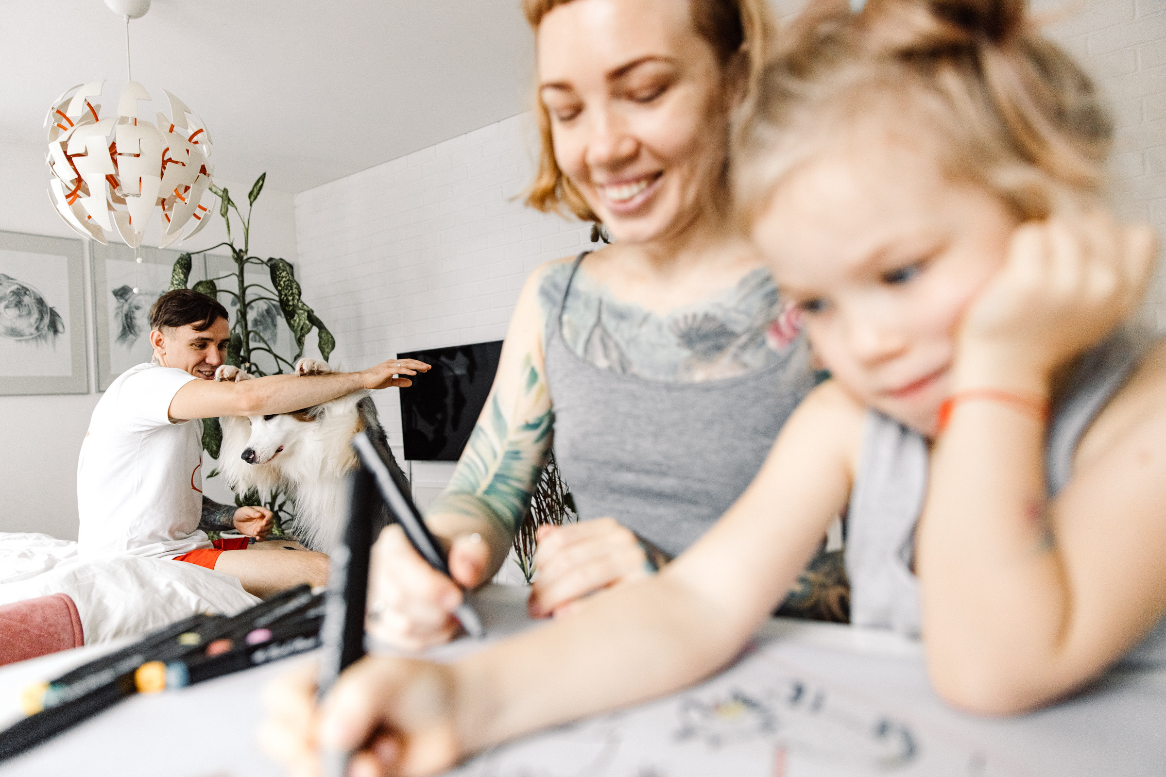 Трое в кровати не считая Джози и кота