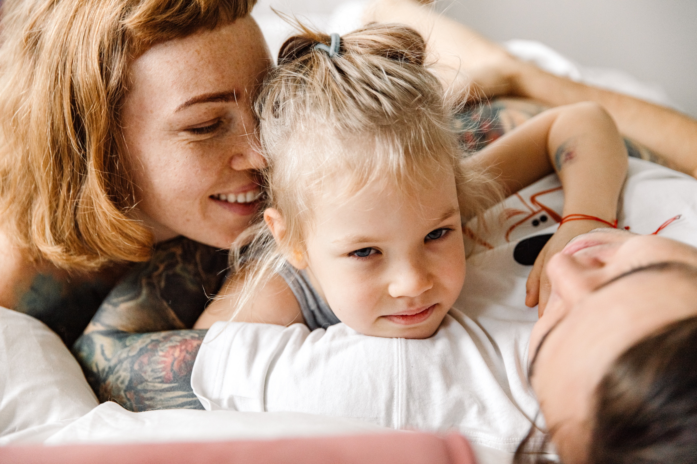 Трое в кровати не считая Джози и кота