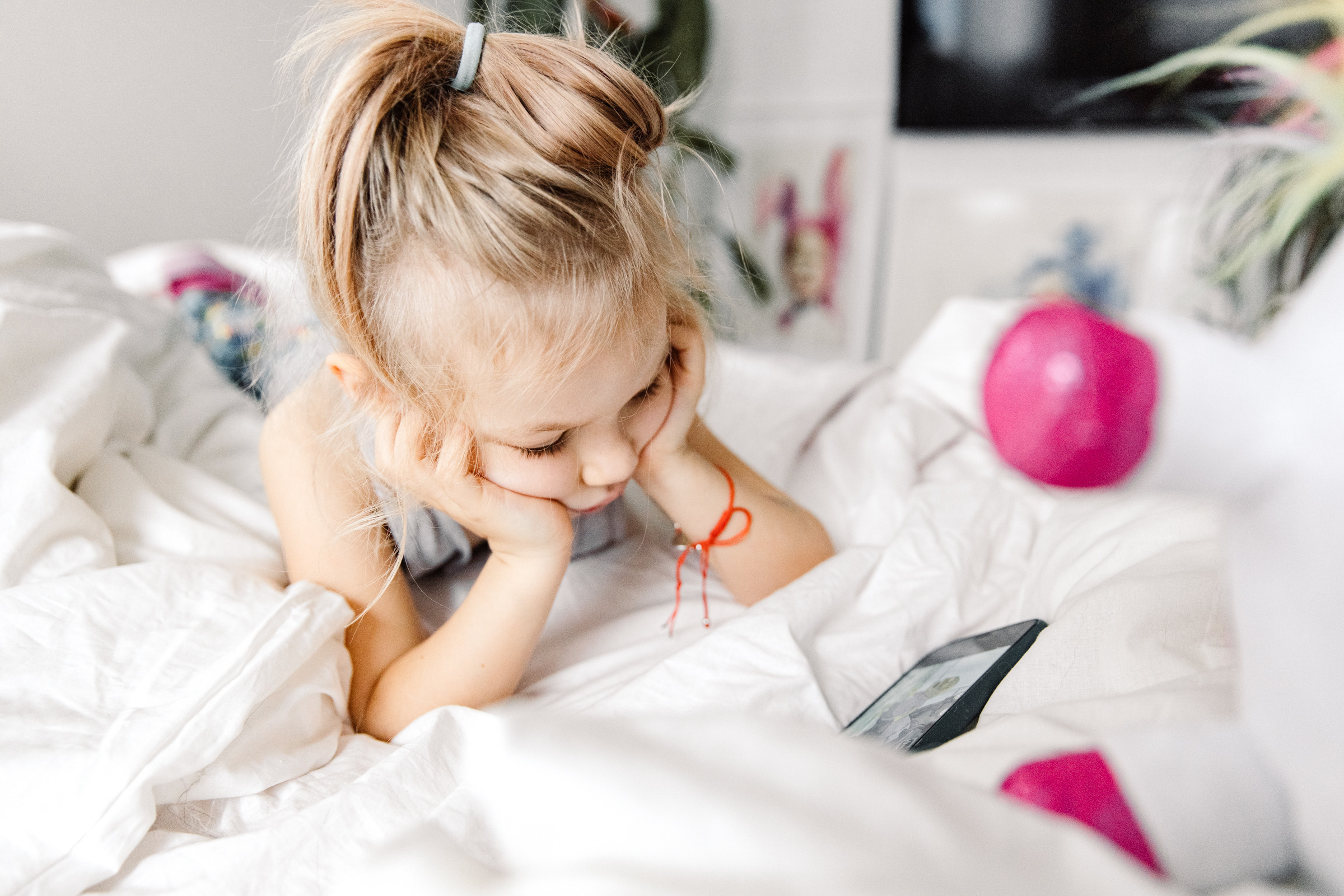 Трое в кровати не считая Джози и кота