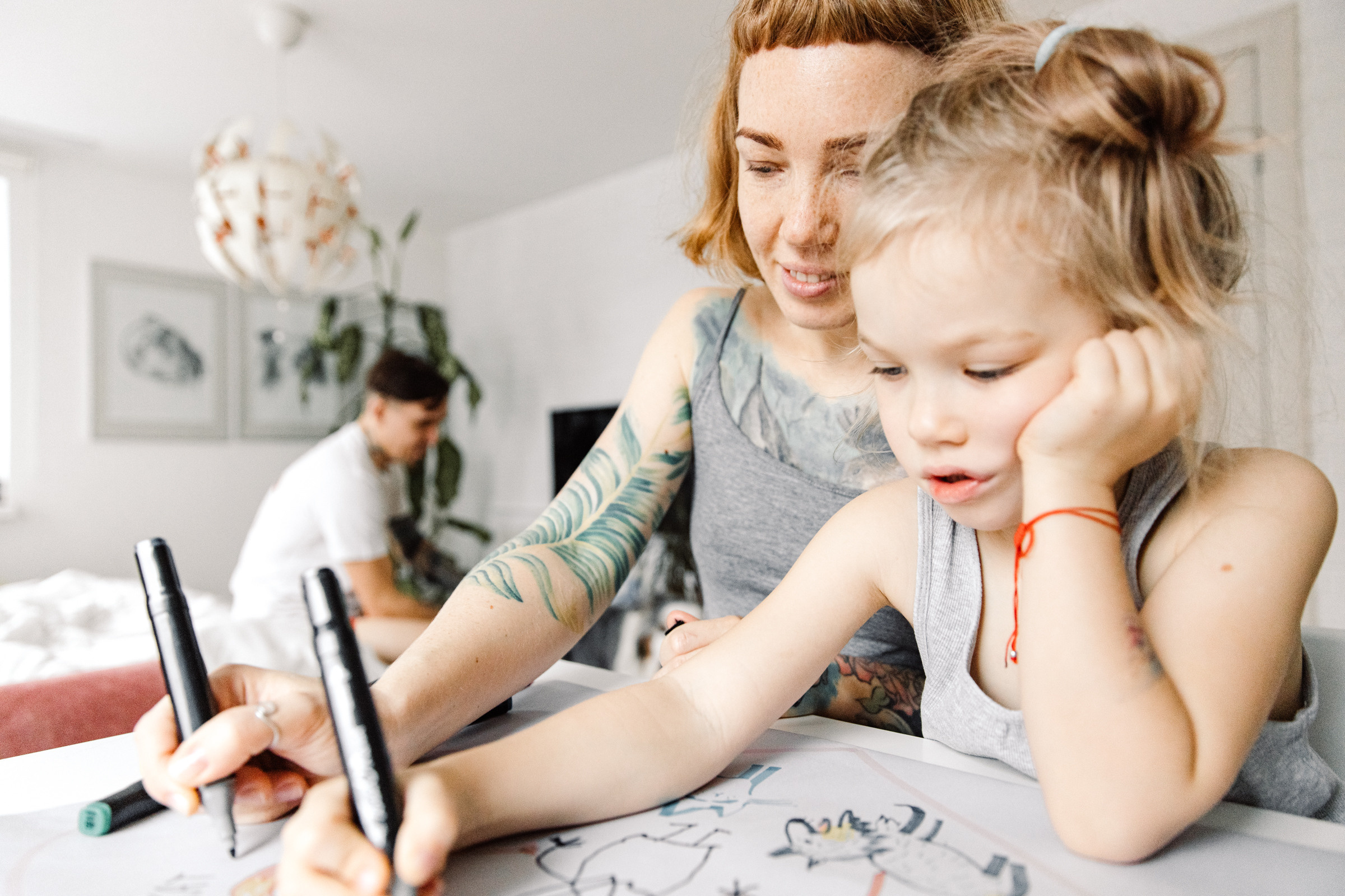 Трое в кровати не считая Джози и кота