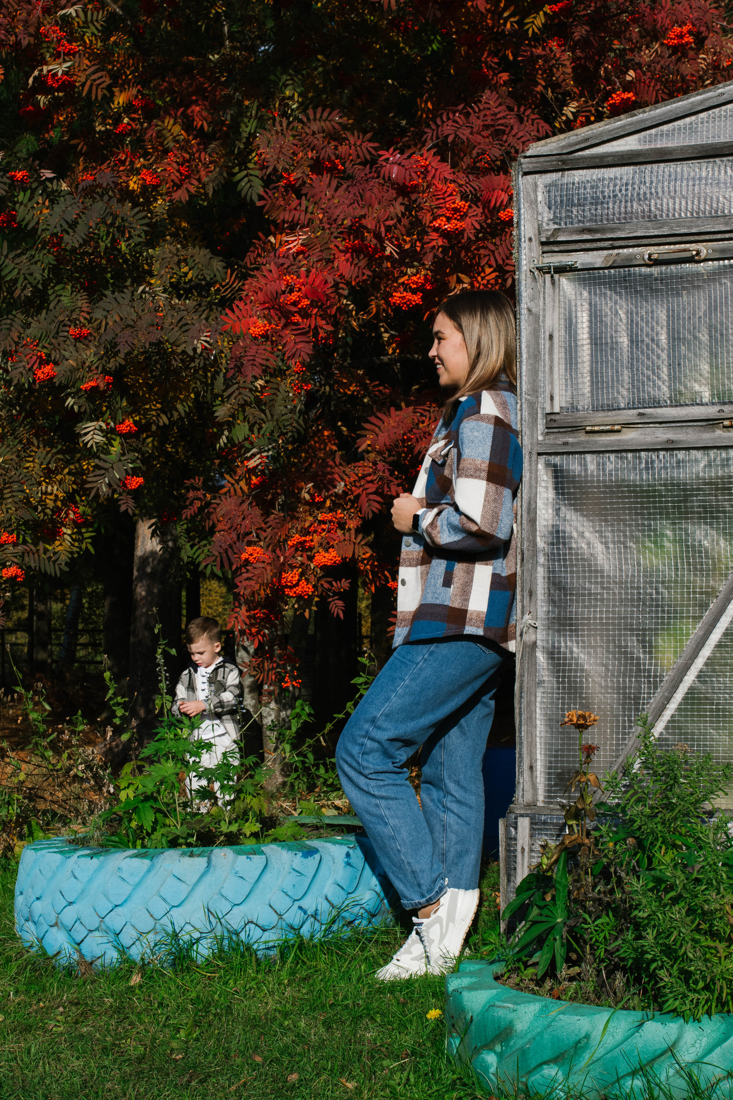Осенние прогулки самые красочные Виктория, Андрей и Миша. Семейный фотограф в городе Мегион и Нижневартовск Дзюба Татьяна