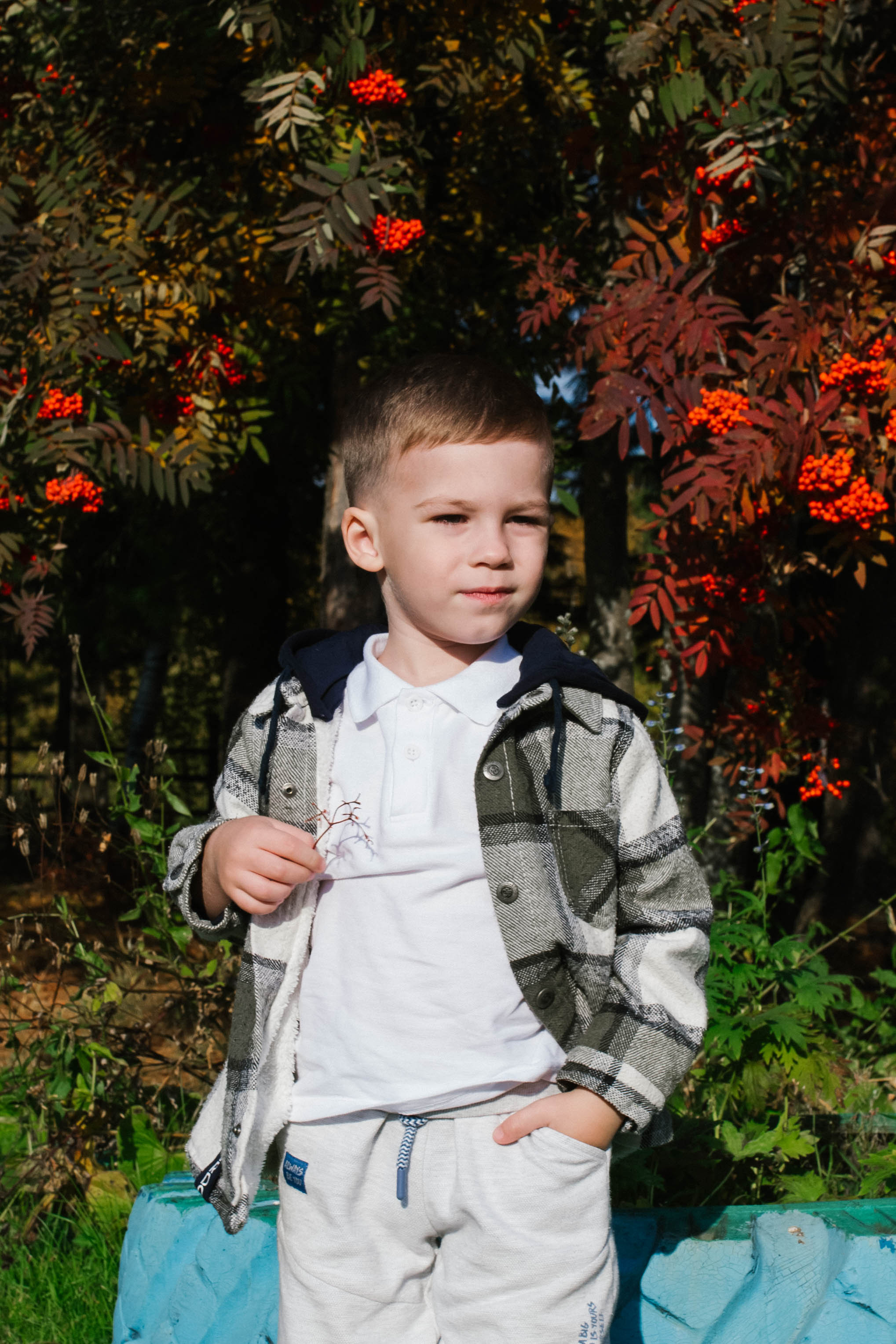 Осенние прогулки самые красочные Виктория, Андрей и Миша. Семейный фотограф в городе Мегион и Нижневартовск Дзюба Татьяна