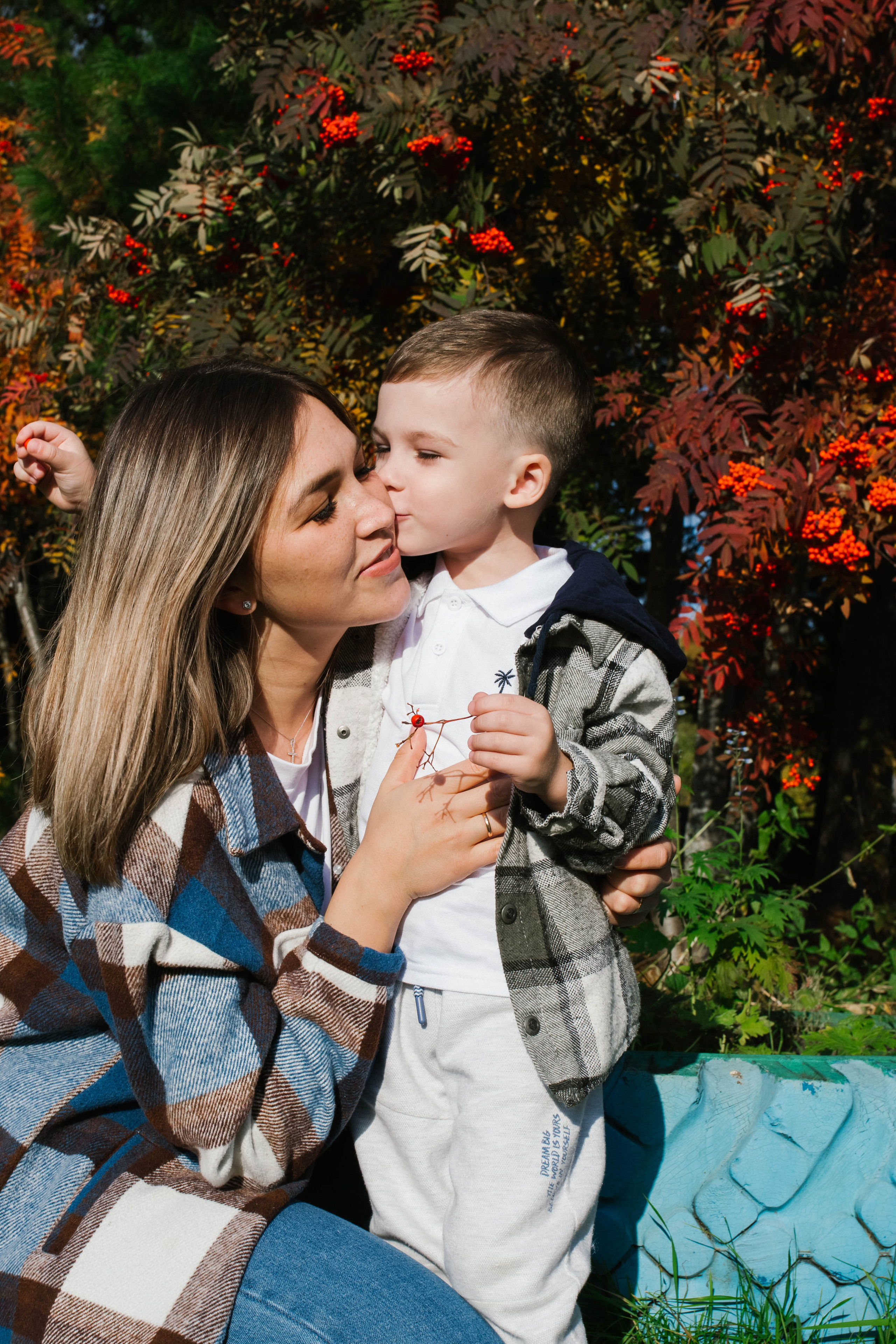 Осенние прогулки самые красочные Виктория, Андрей и Миша. Семейный фотограф в городе Мегион и Нижневартовск Дзюба Татьяна
