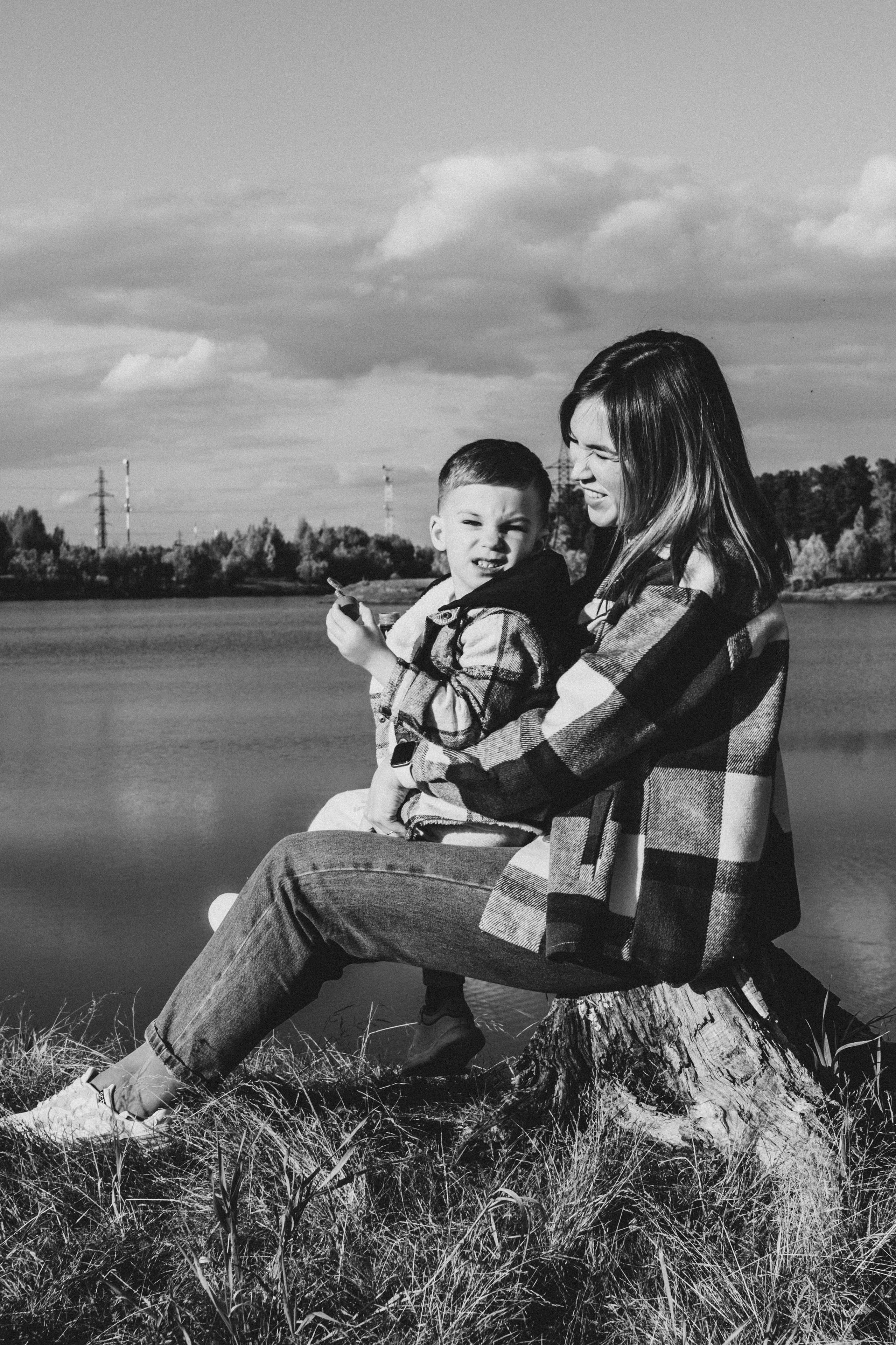 Осенние прогулки самые красочные Виктория, Андрей и Миша. Семейный фотограф в городе Мегион и Нижневартовск Дзюба Татьяна