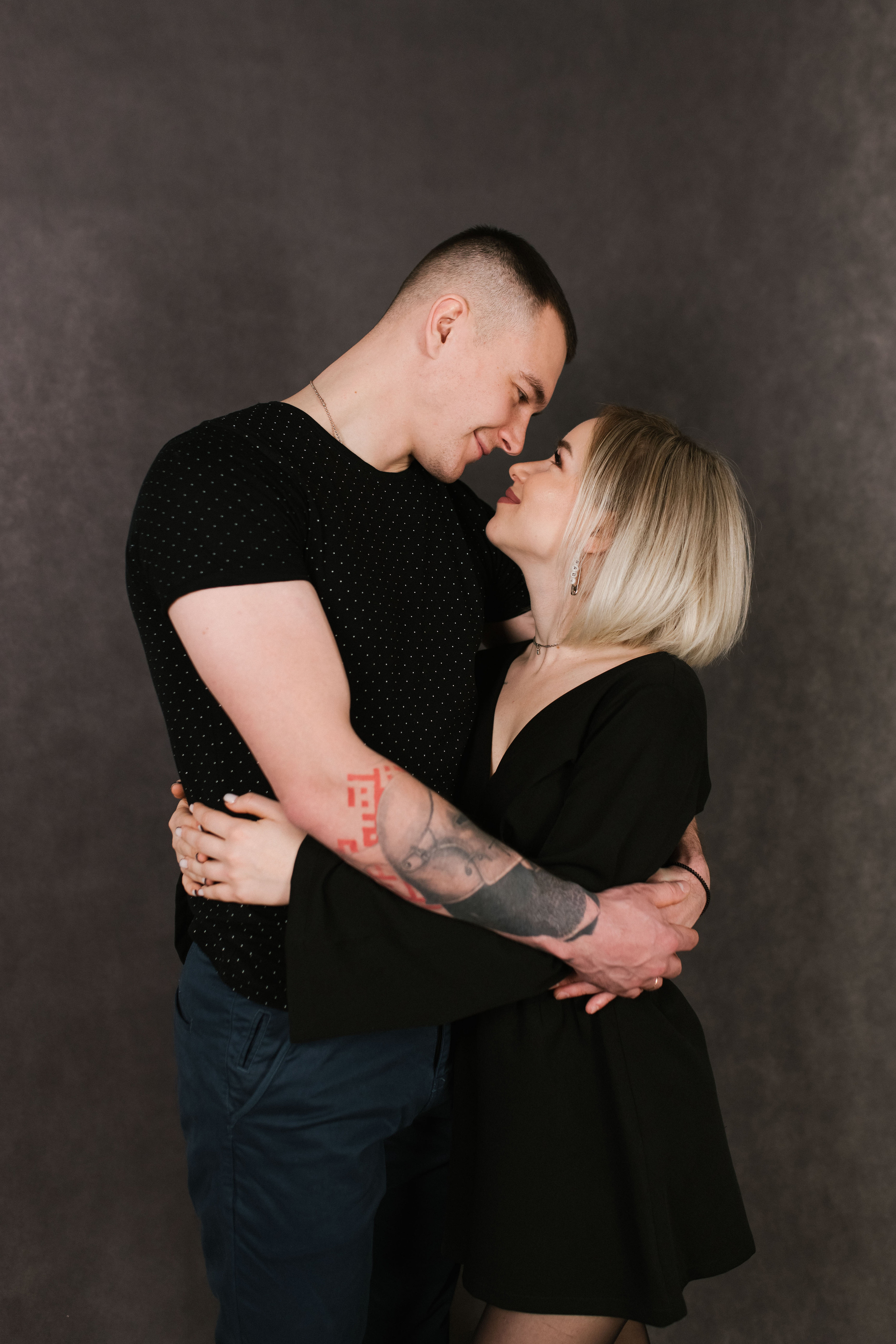 Диана и Глеб долгожданная встреча Новый год с семьей. Семейный фотограф в городе Мегион и Нижневартовск Дзюба Татьяна