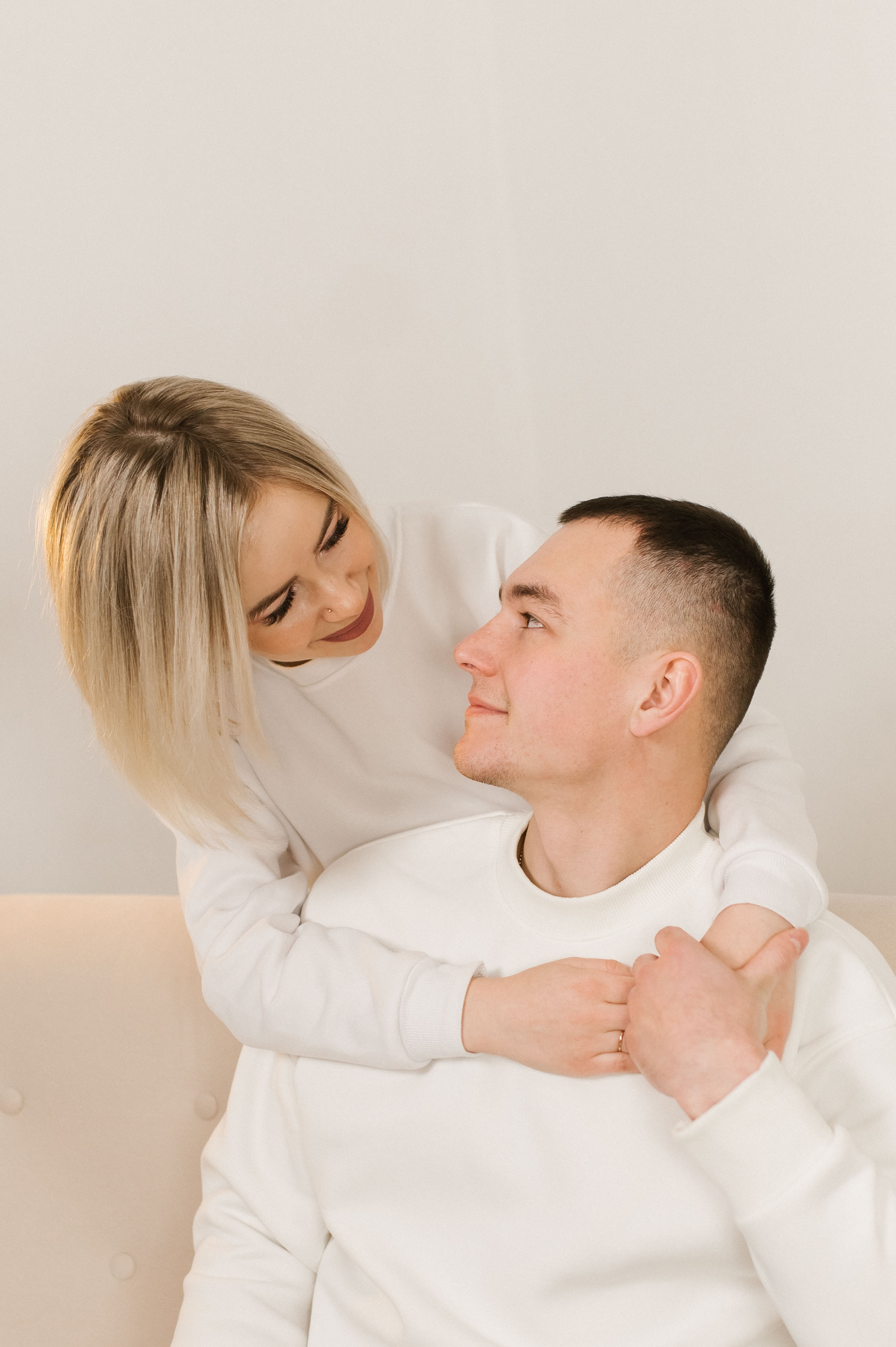 Диана и Глеб долгожданная встреча Новый год с семьей. Семейный фотограф в городе Мегион и Нижневартовск Дзюба Татьяна