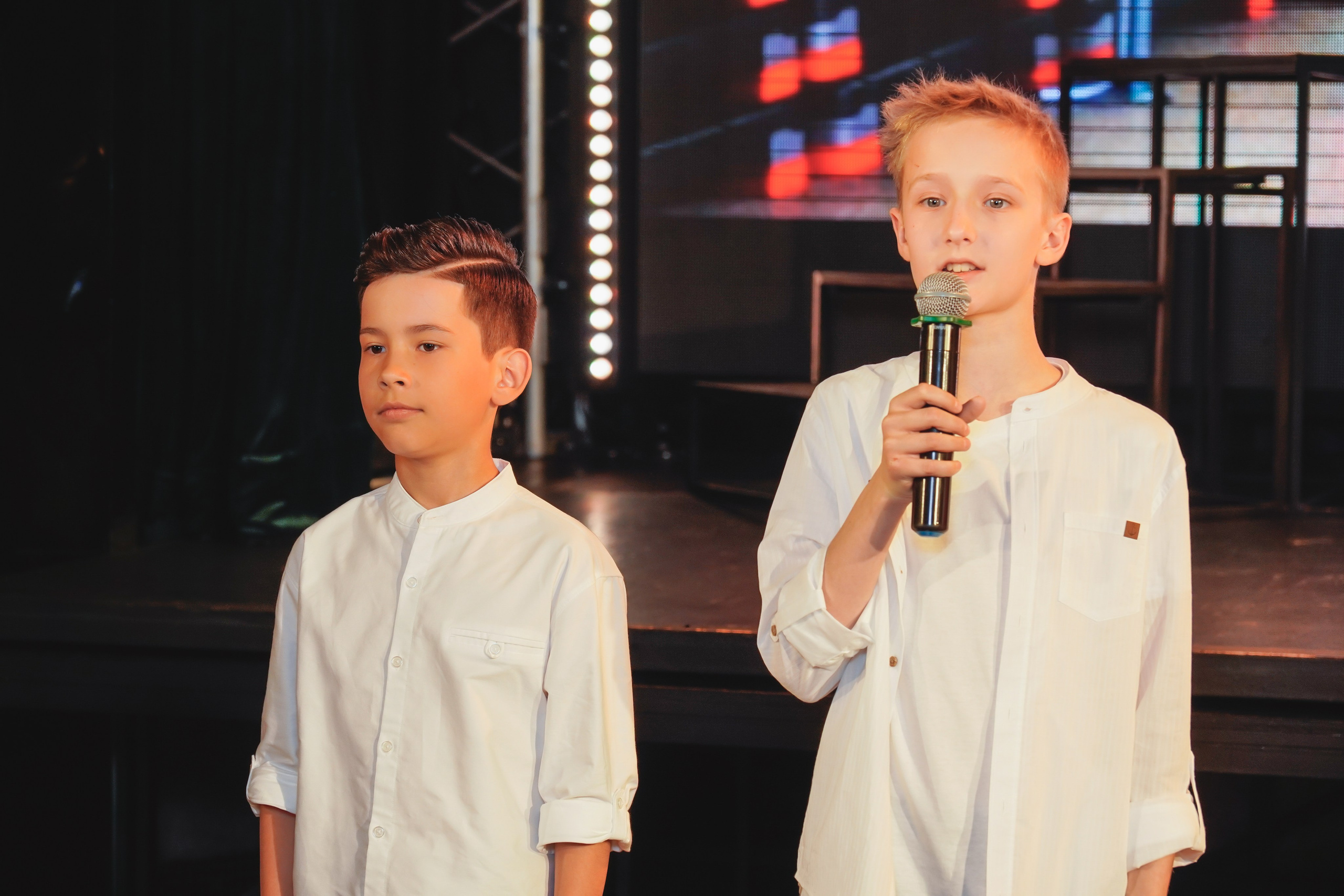 Выпускной. Занимаюсь профессиональной фотографией и живу рядом с Байкалом. Работаю в разных жанрах