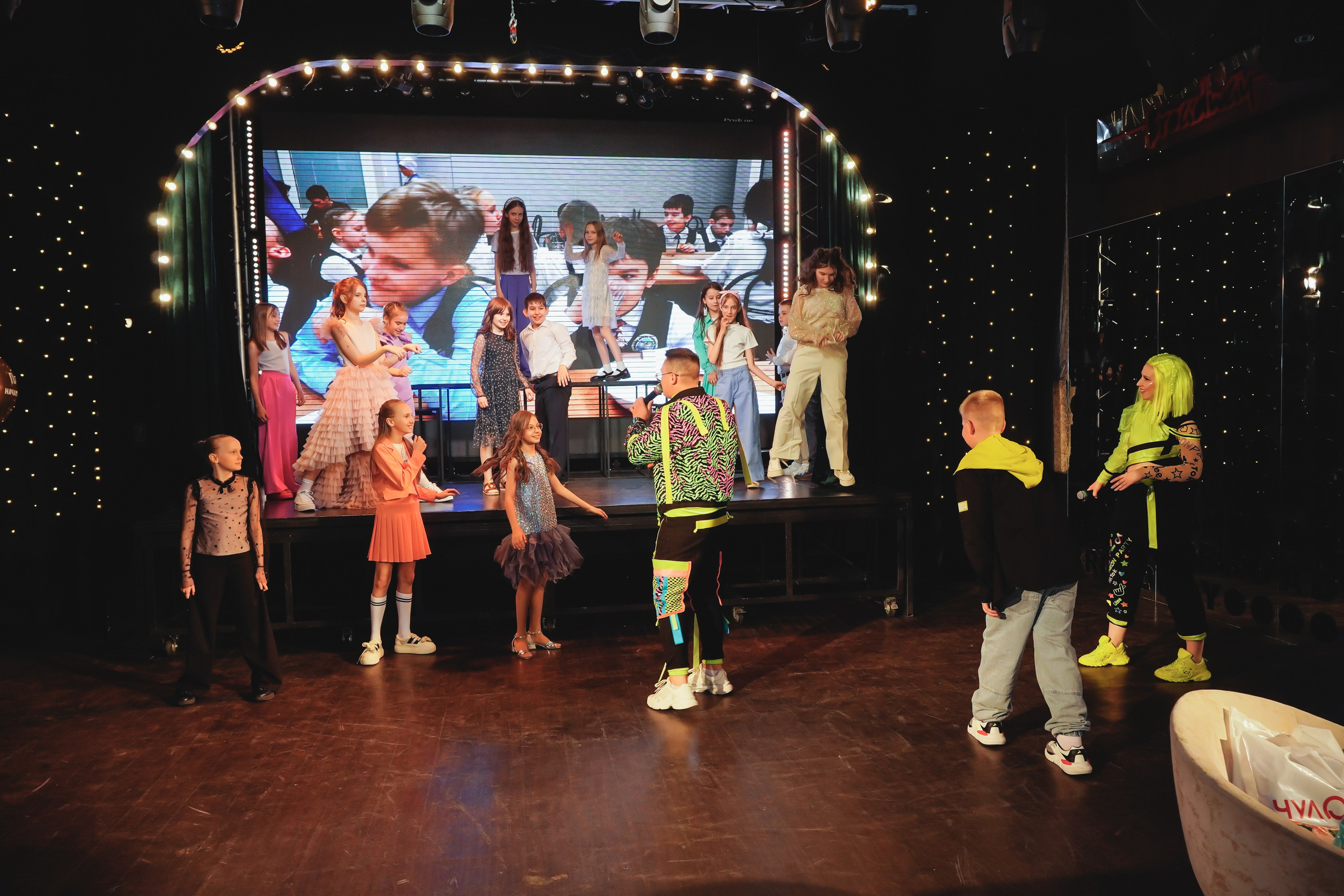 Выпускной. Занимаюсь профессиональной фотографией и живу рядом с Байкалом. Работаю в разных жанрах