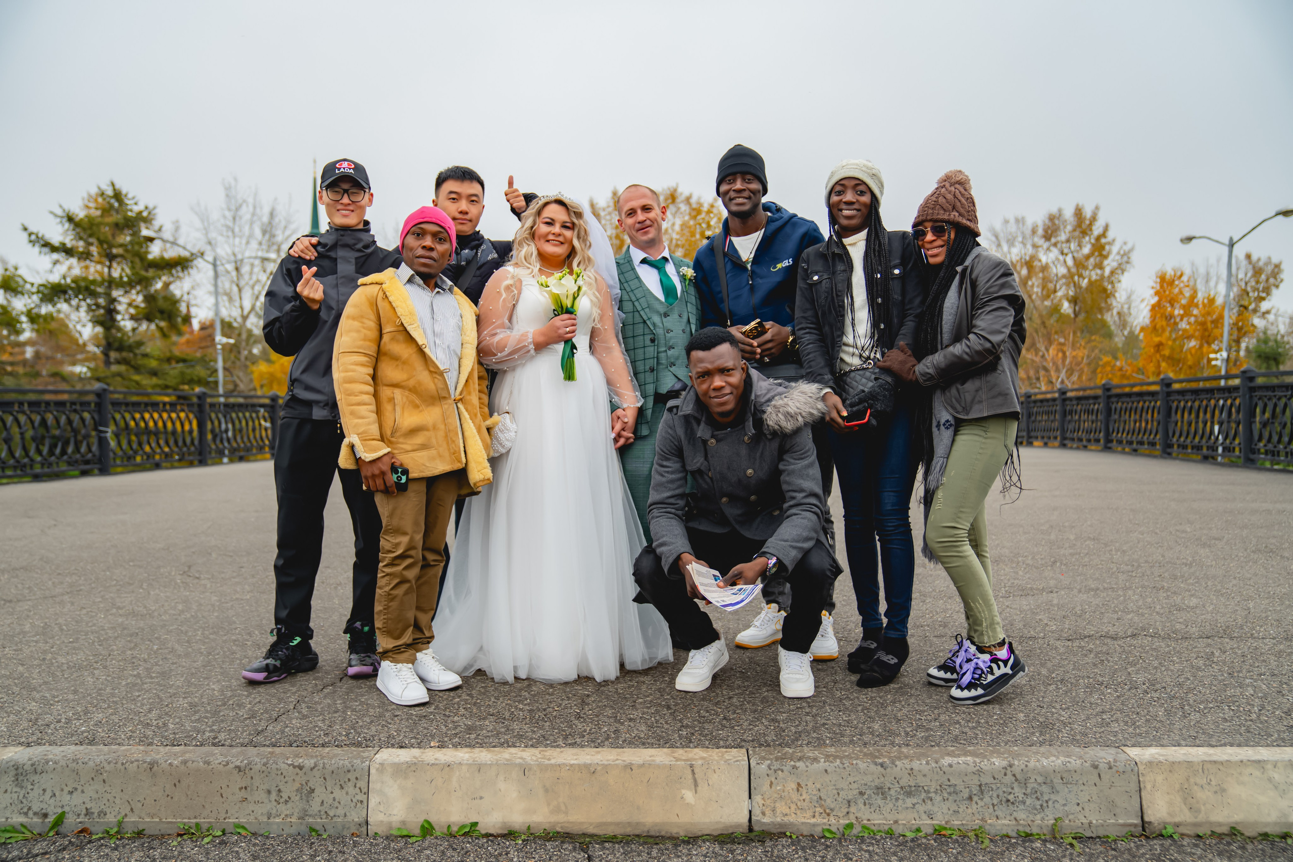 Осенняя Свадьба 2024. Занимаюсь профессиональной фотографией и живу рядом с Байкалом. Работаю в разных жанрах