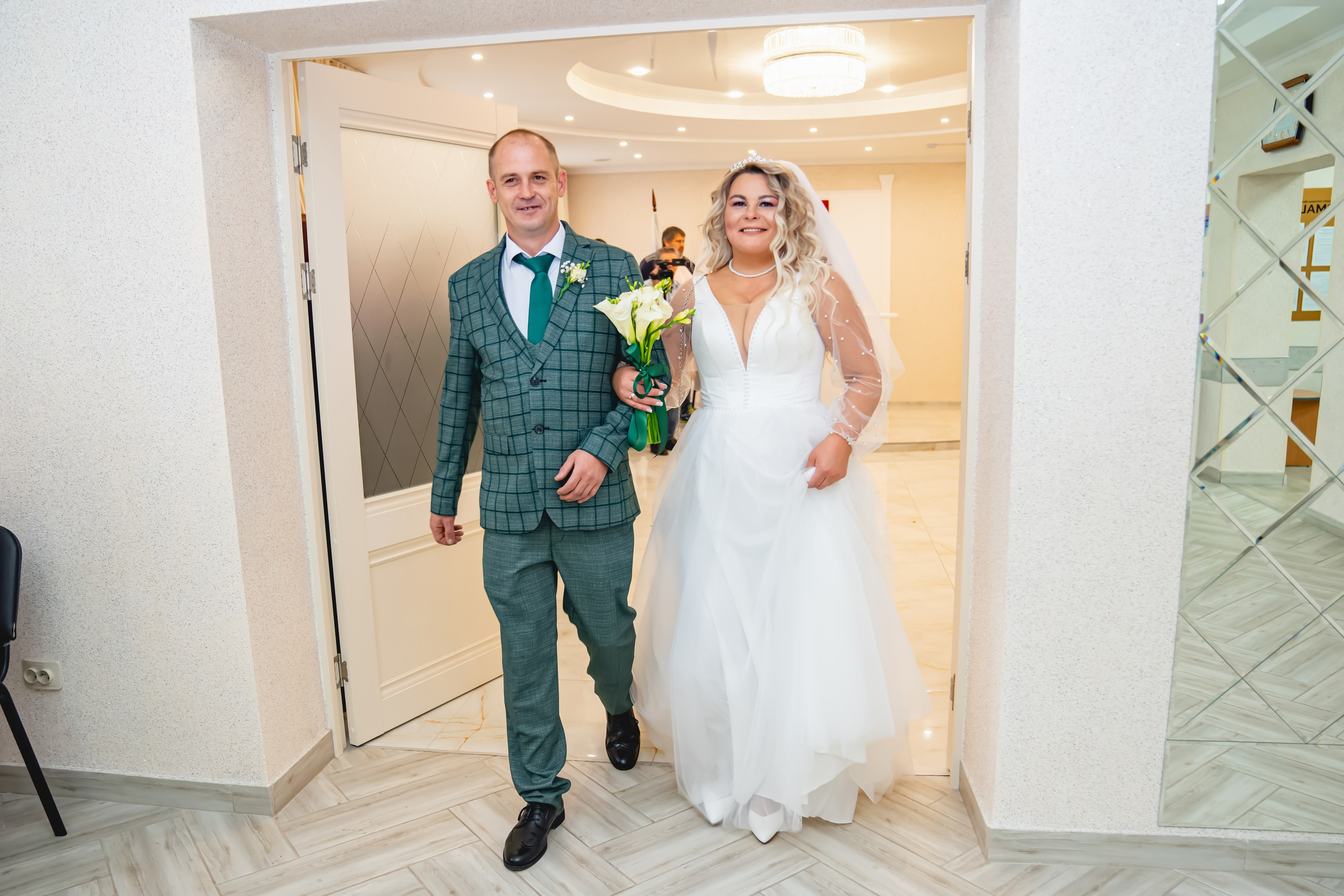 Осенняя Свадьба 2024. Занимаюсь профессиональной фотографией и живу рядом с Байкалом. Работаю в разных жанрах