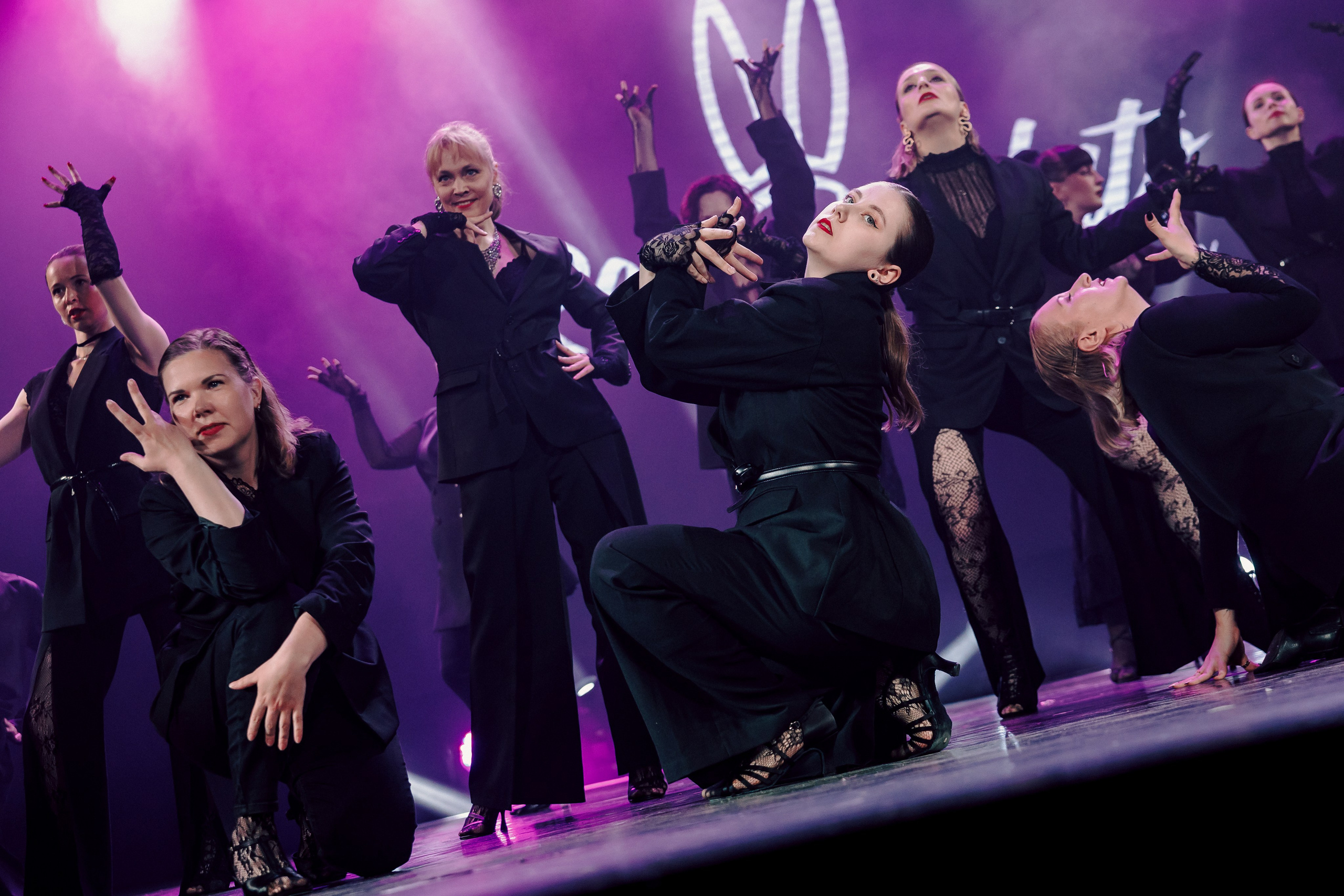 Отчётный концерт танцевальной школы «Red Rabbits» 2025. Лёшка Варзегов — фотограф