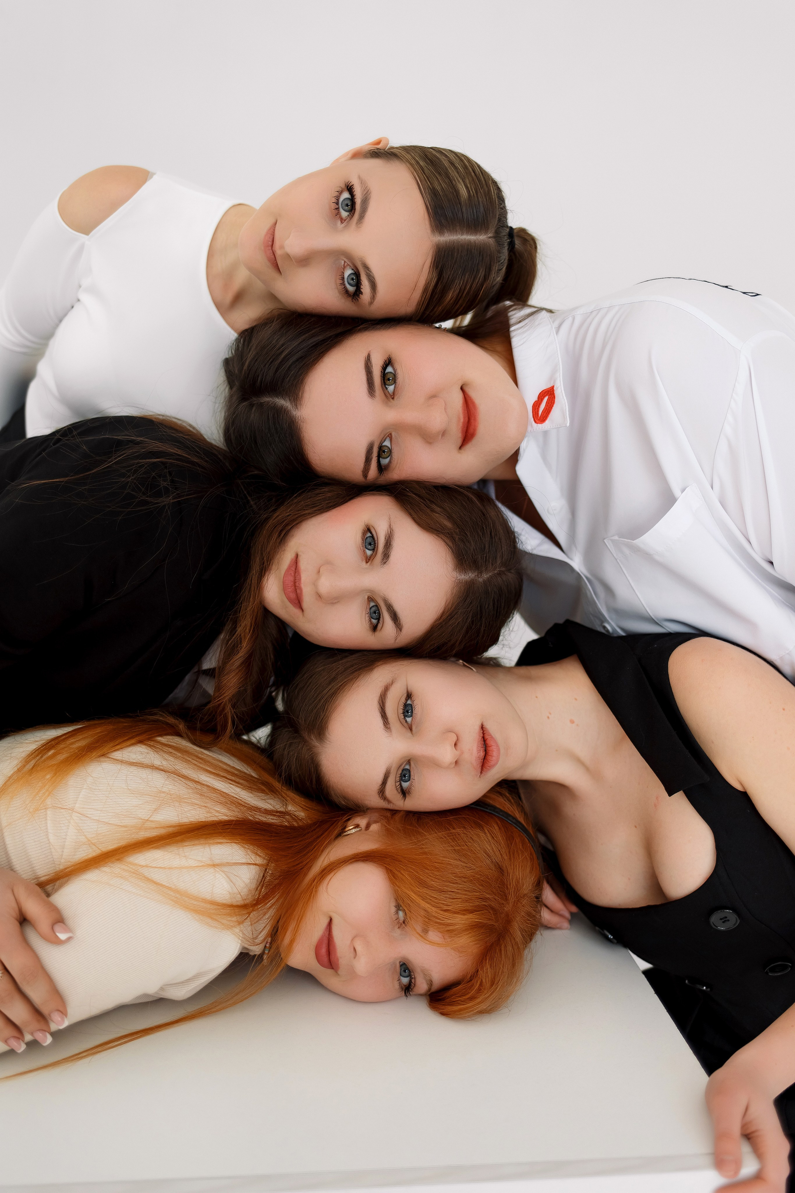 11 класс съемка на циклораме. Фотограф Любовь Корниенко, Примоский край