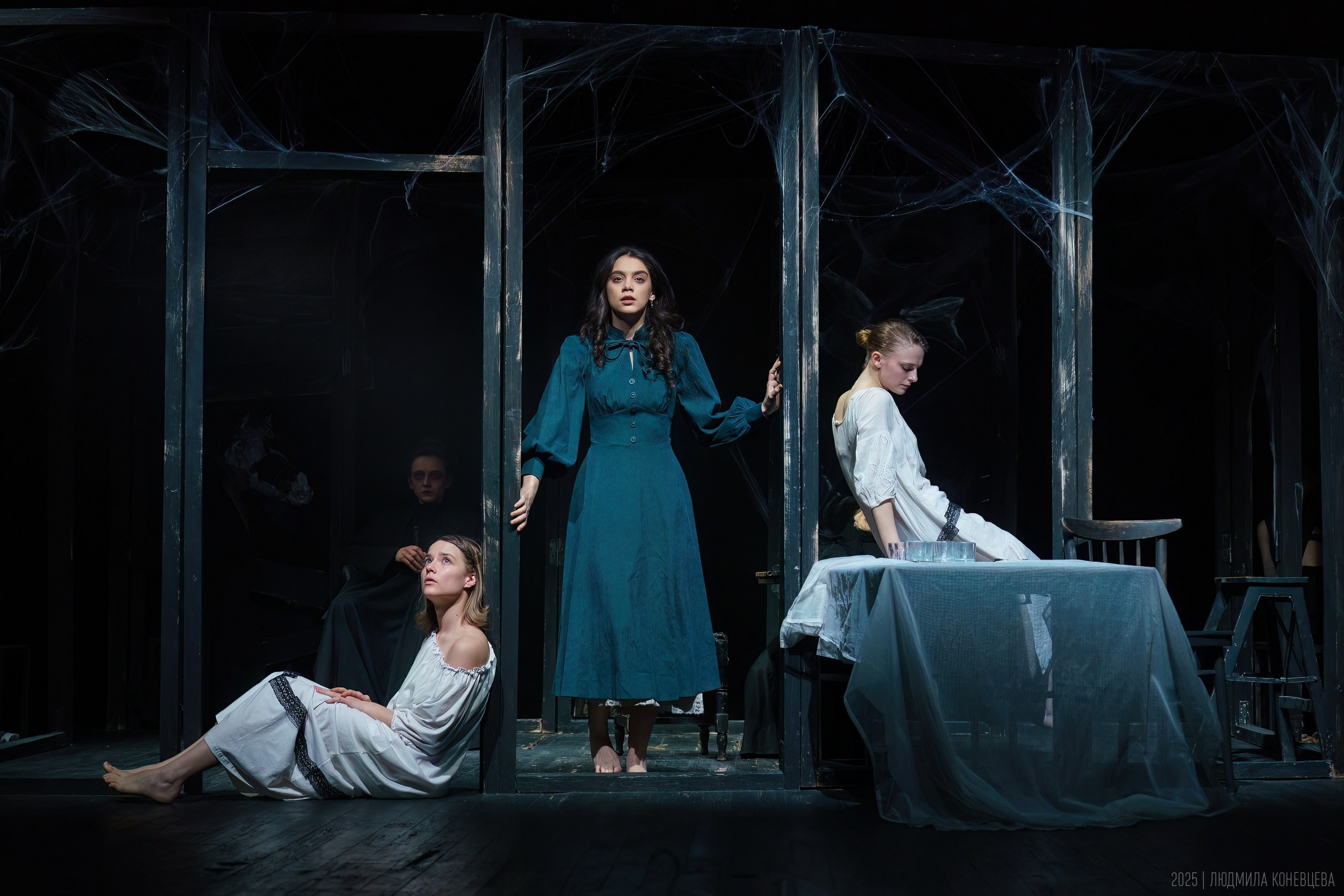 Дом Бернарды Альбы. Театральная фотография