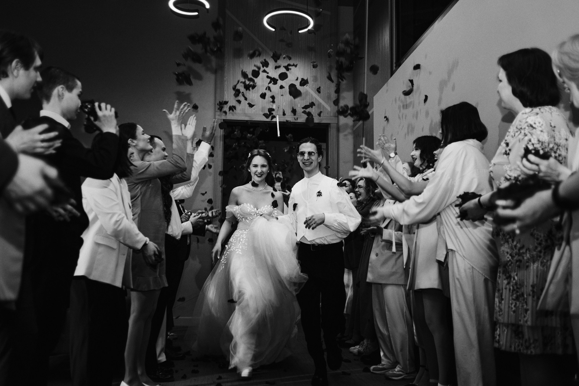 Свадебная фотосессия в Тюмени: ЗАГС, Мост Влюбленных и Монастырь | Фотограф Дарья Мустафина. Портретный фотограф Тюмень Дарья Мустафина