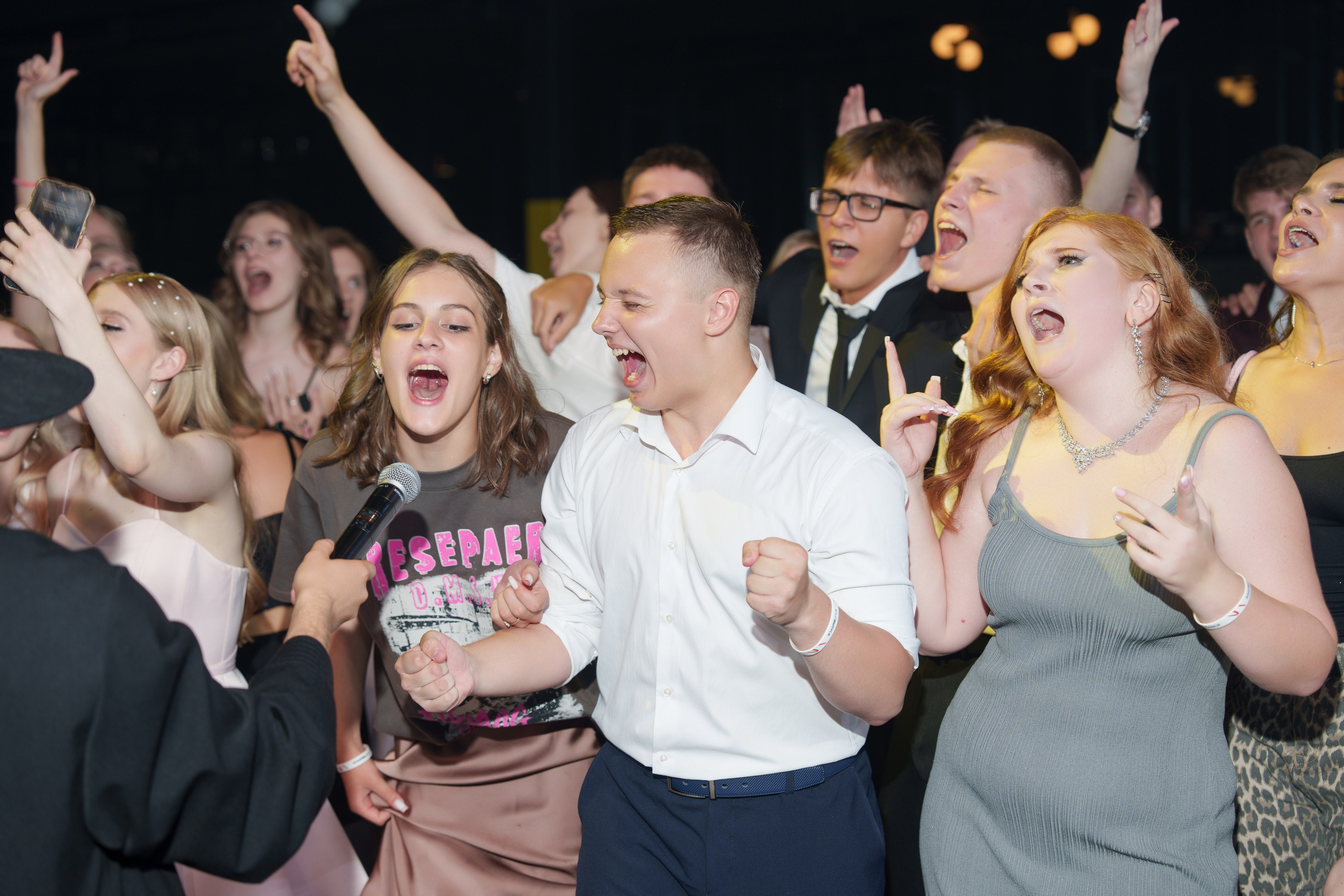 Выпускной Гимназия 7. Свадебный и репортажный фотограф Элина Козырьянова