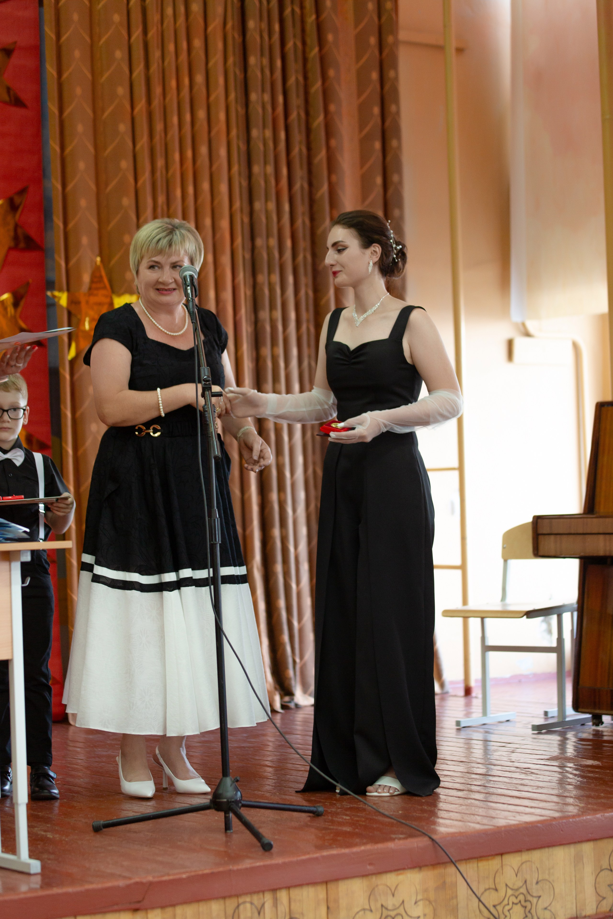 ВРУЧЕНИЕ ДИПЛОМОВ 9 ШКОЛА 2024 г. ТВОЙ АЛЬБОМ / ТВОИ ПРАВИЛА