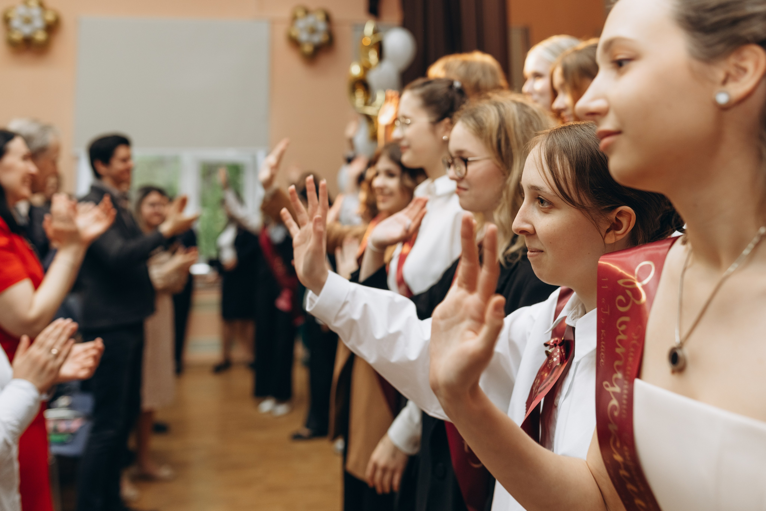 Последний звонок концерт+ фотозона. Фотограф Людмила Оюн