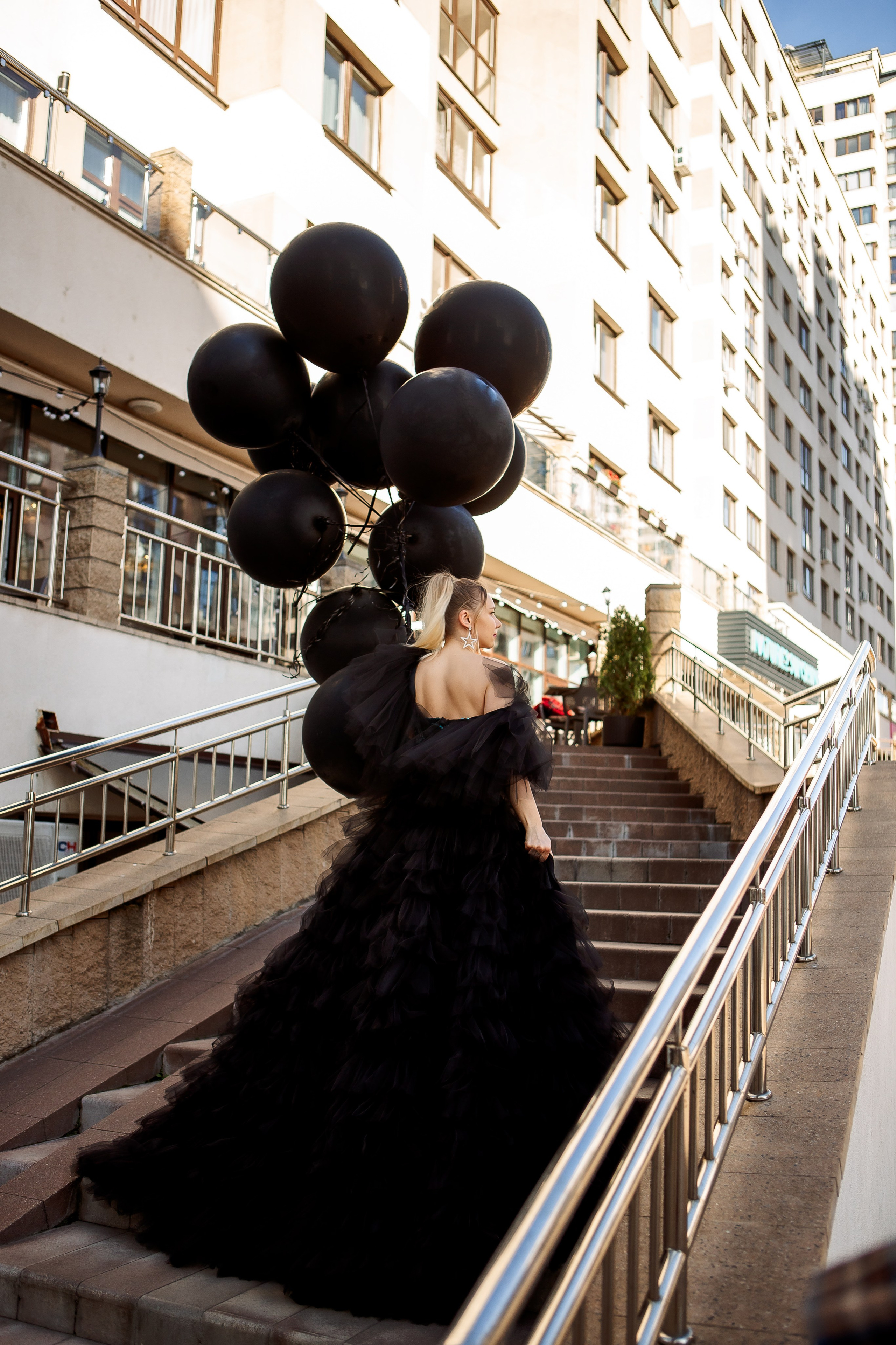 Прогулка с шарами. Семейный детский фотограф. Фотосессия в Минске