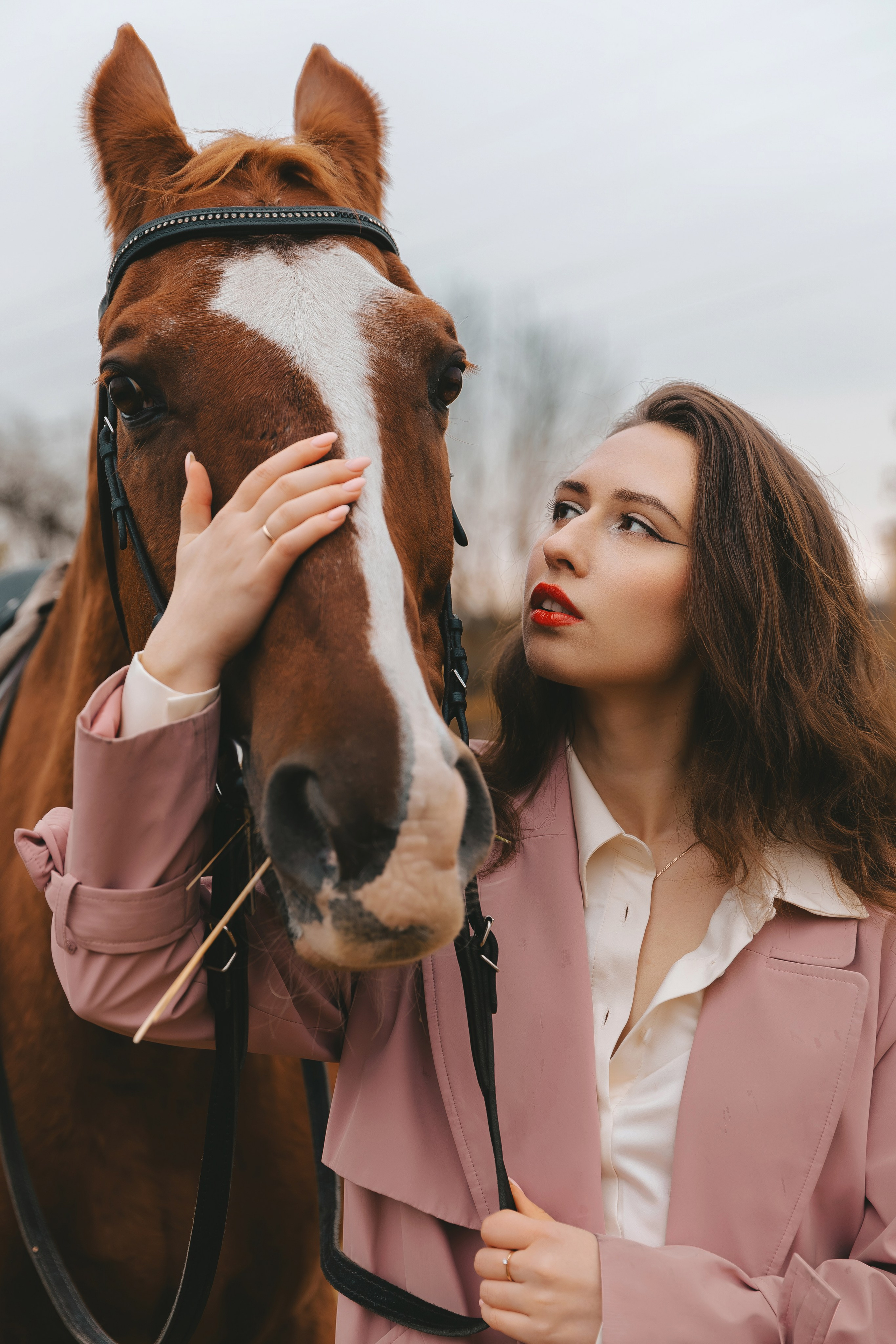 Женский портрет с лошадью. Семейный и женский фотограф в Москве Надежда Воробьева