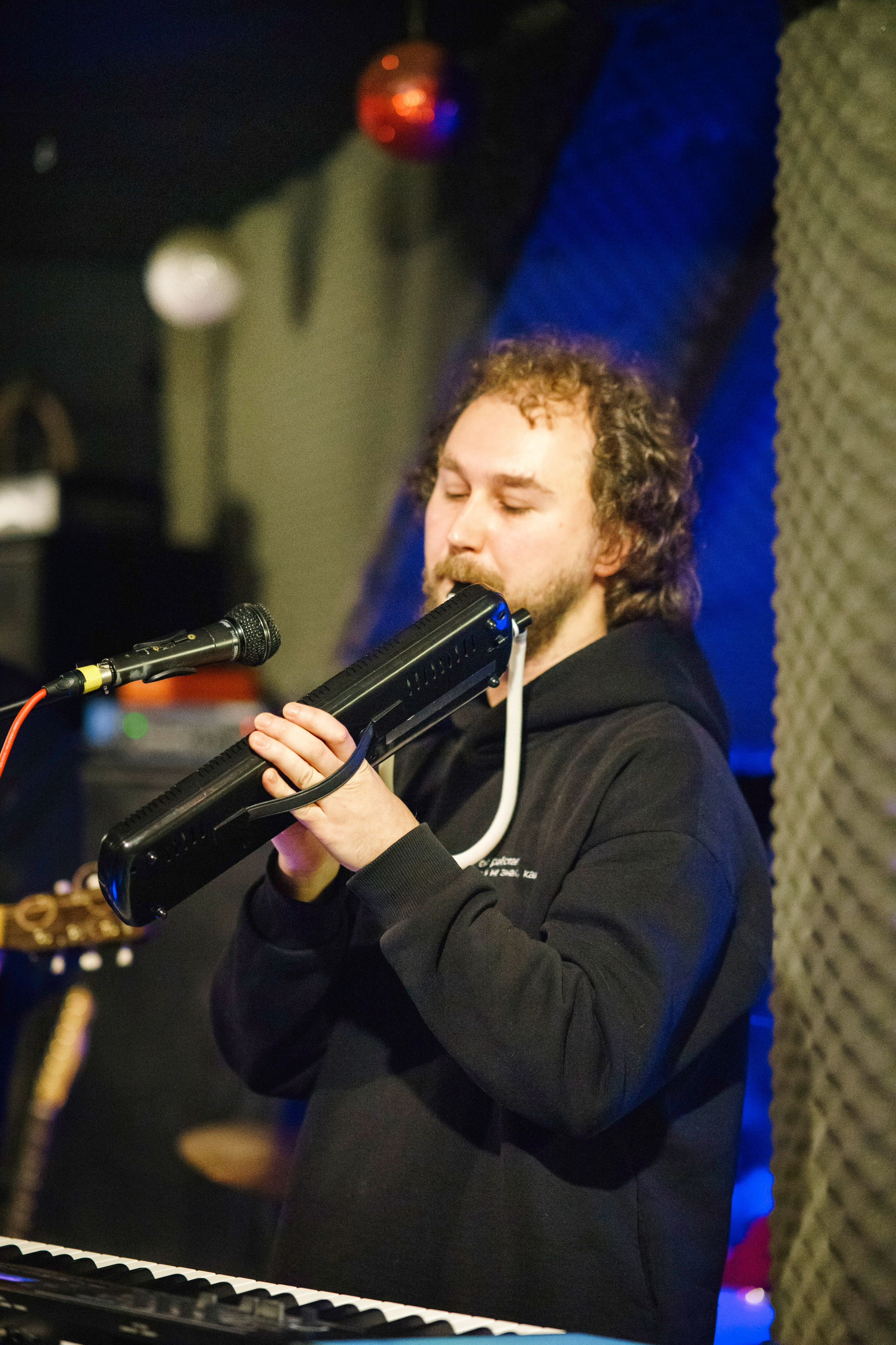Концерт группы Тони Мак в баре Debaser. Фотограф в Санкт-Петербурге Ибрагимова Алина