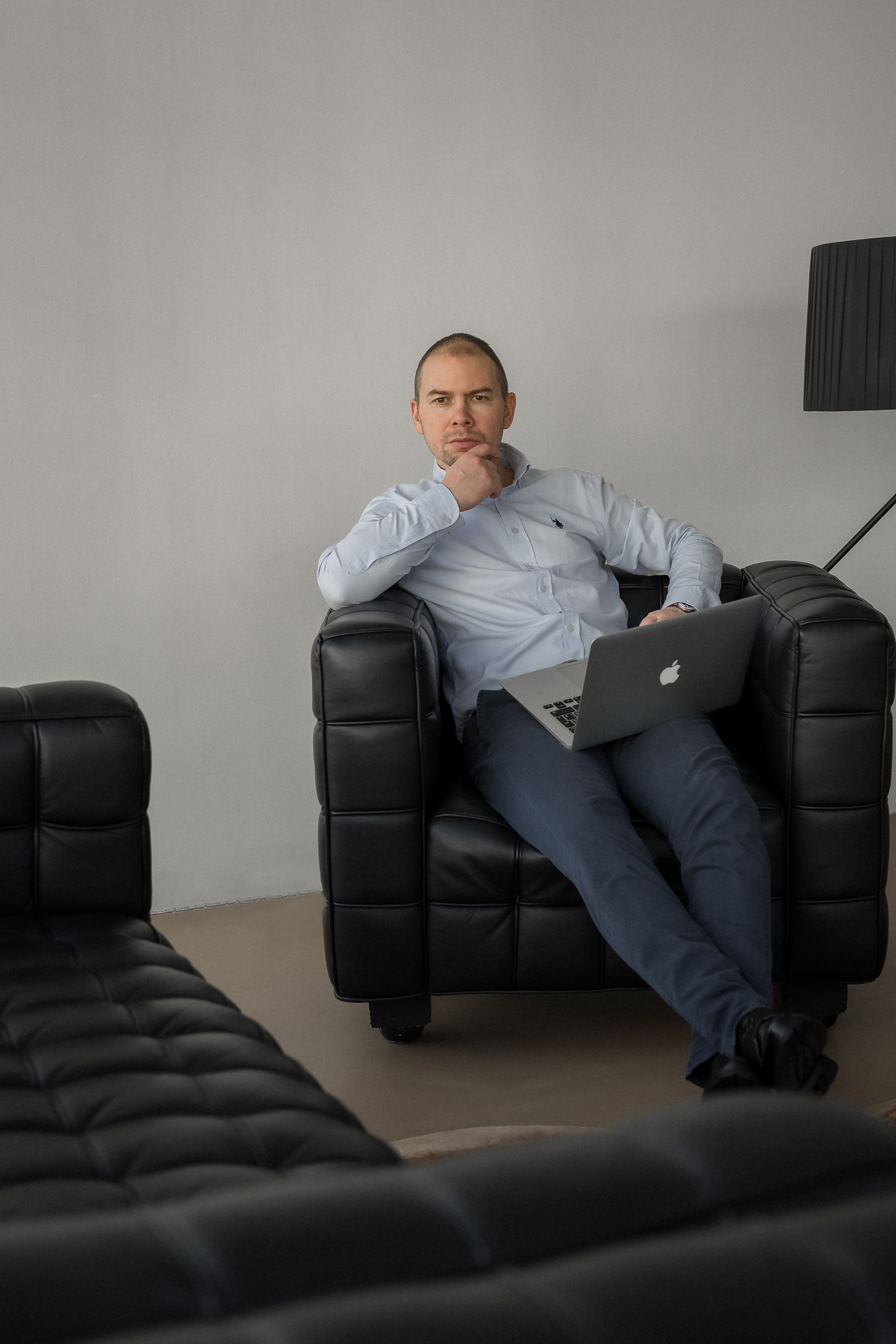 Бизнес портрет для руководителя. КОНТЕНТ |БРЕНД фотограф Санкт-Петербург — Жанна Олтаржевская