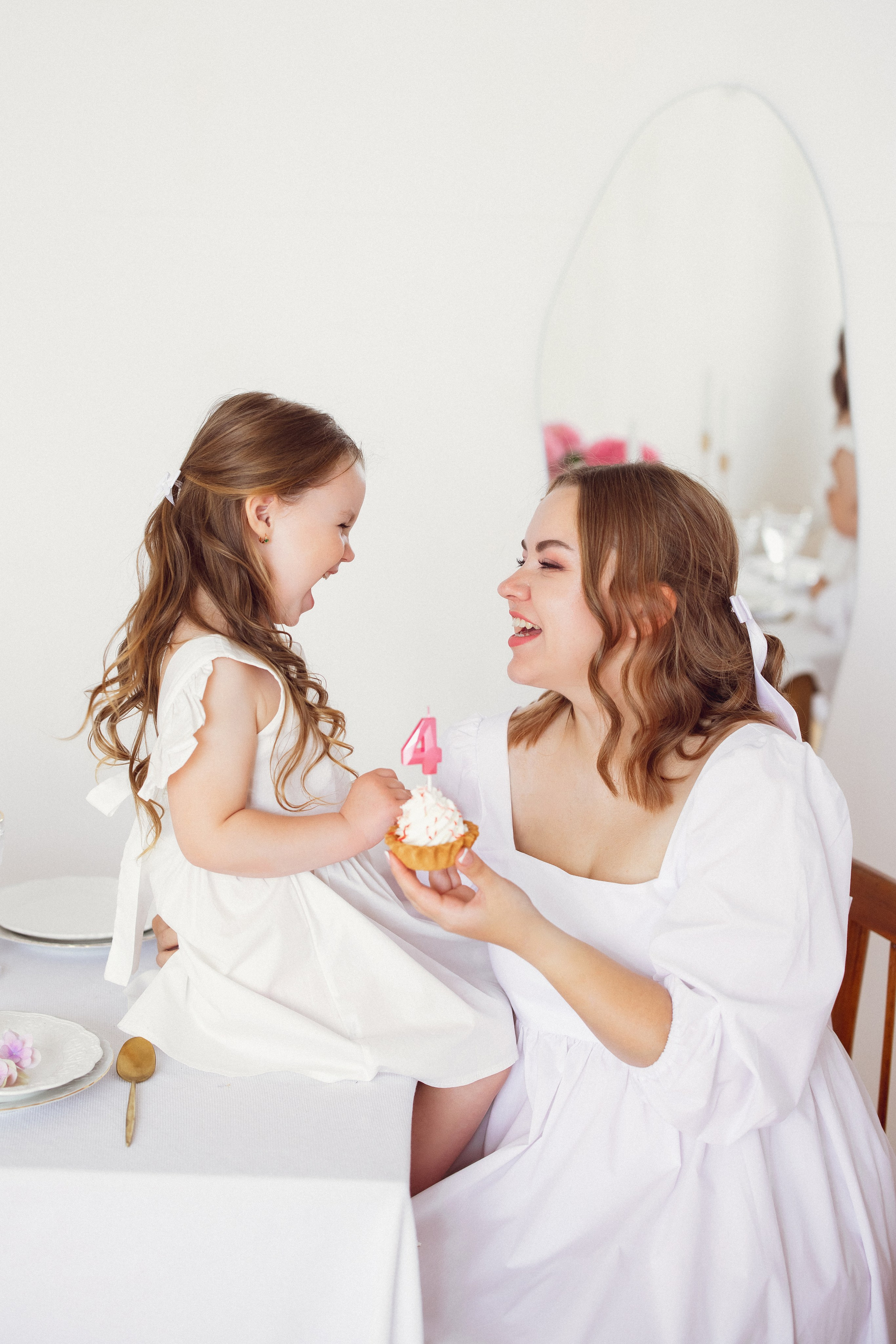 Фотосессия для мамы и дочки, фотостудия «Space JOBS» в г. Краснодаре. Семейный и детский фотограф в Краснодаре Анна Трашкова