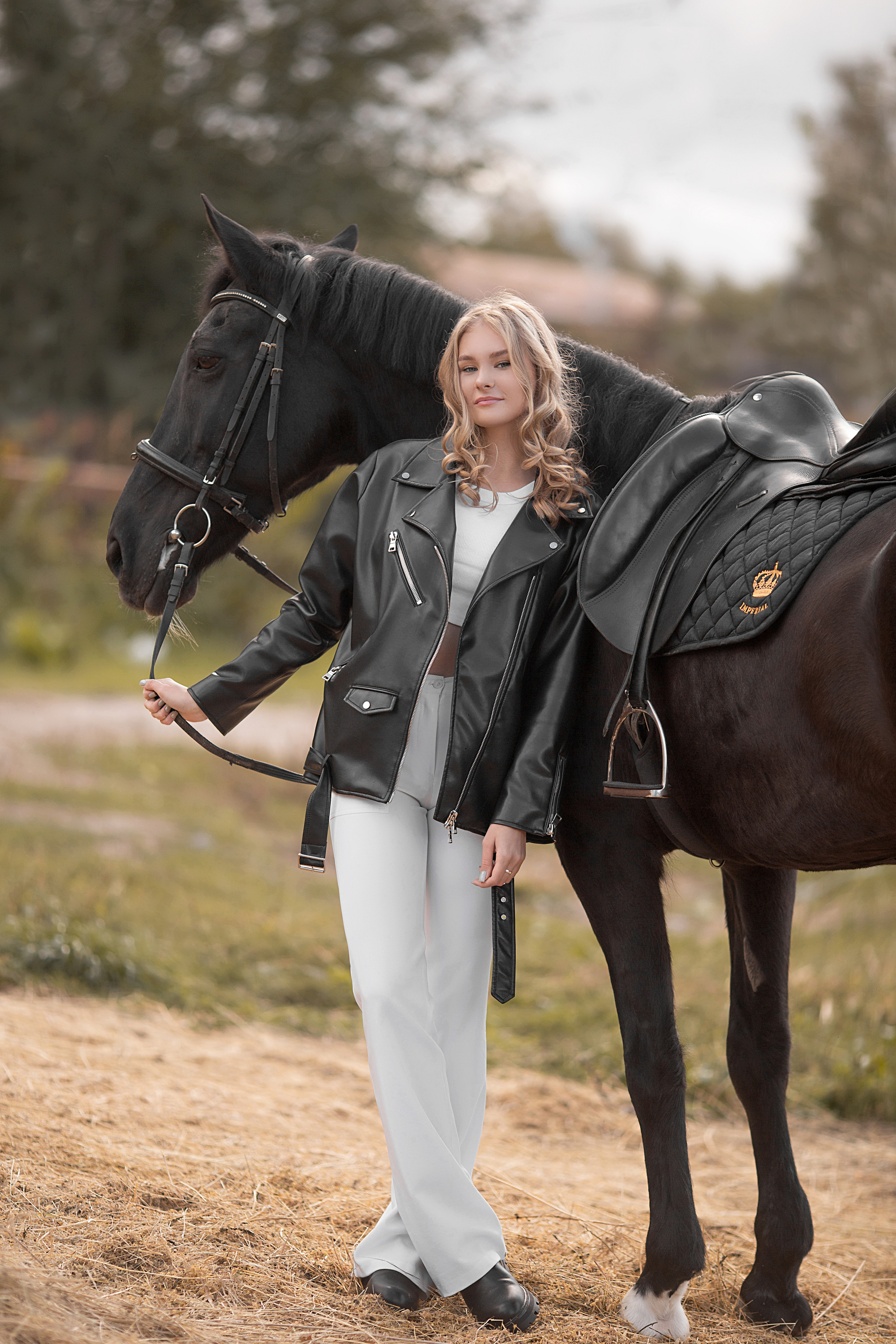 Люба и Жасмин. Фотосессия с лошадьми в Нижнем Новгороде