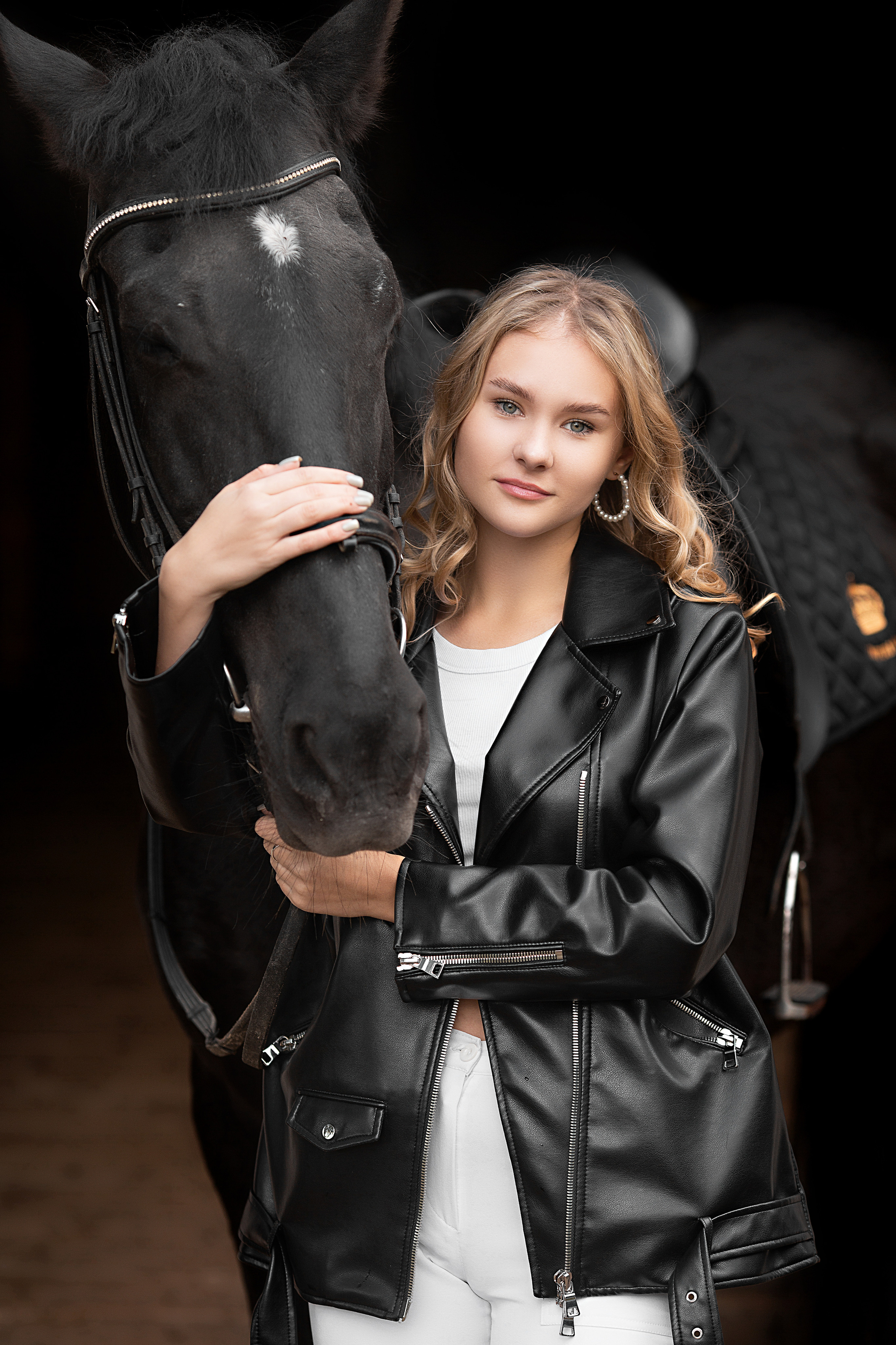 Люба и Жасмин. Фотосессия с лошадьми в Нижнем Новгороде
