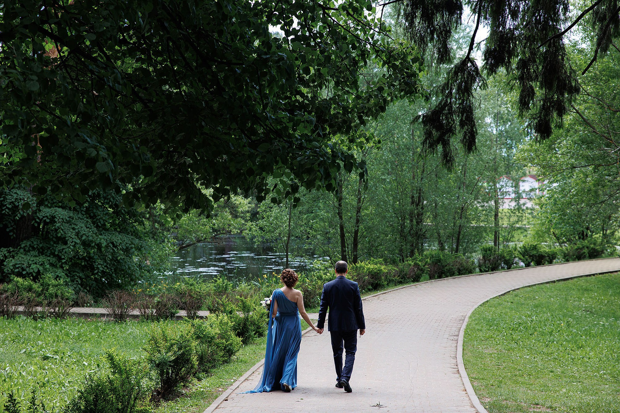 Прогулка, фотосессия жениха и невесты. Свадебная съемка. Фотограф в Москве Валерий Боцман