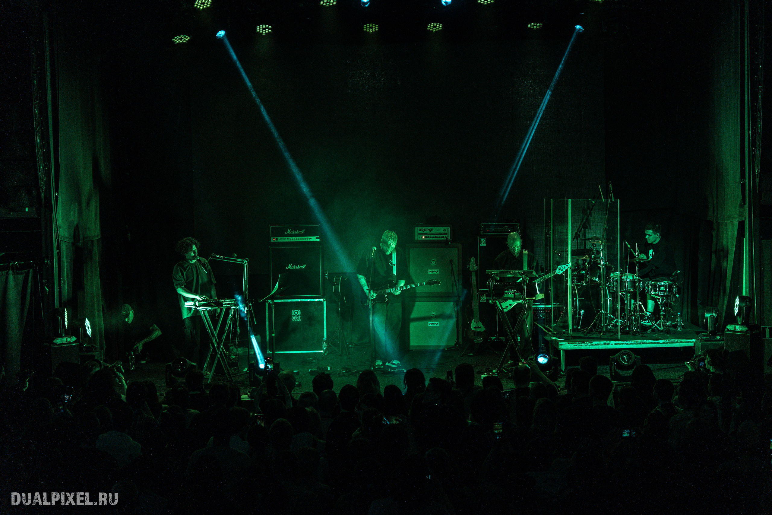 DenDerty концерт в Москве 30.03.2025. Магия музыки в кадре: Концертная Фотография