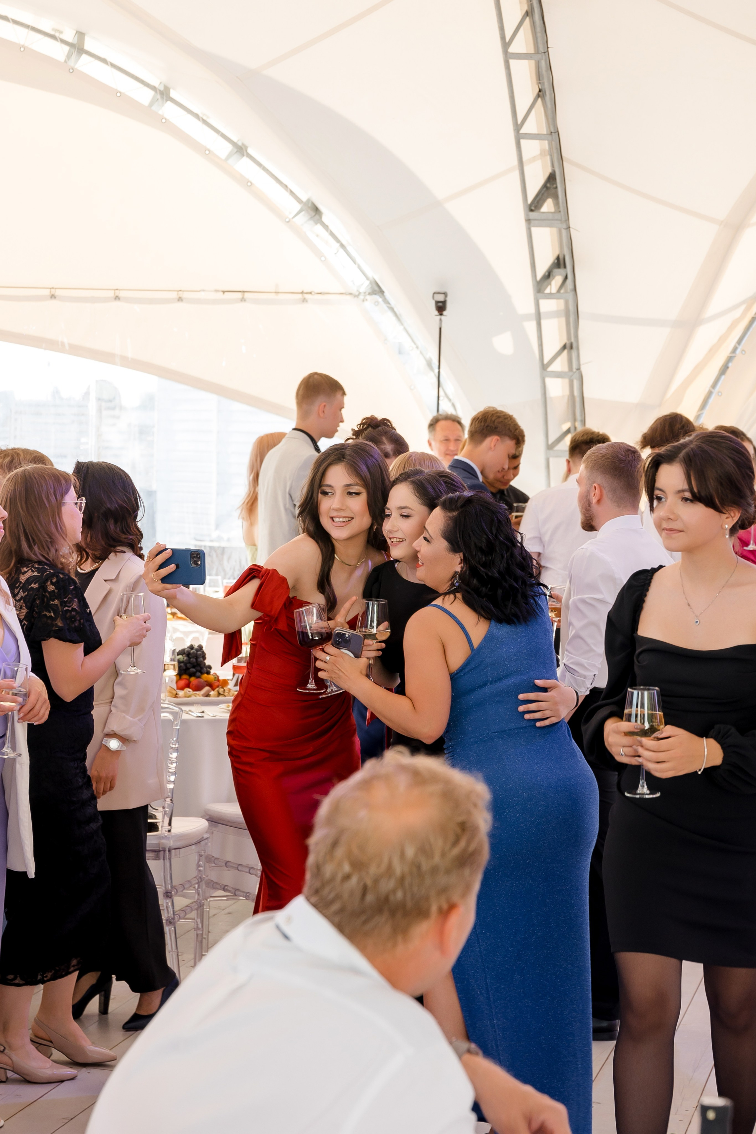 ВЫПУСКНОЙ White Place — Гимназия 52. Свадебный и семейный фотограф Динар Гильмутдинов