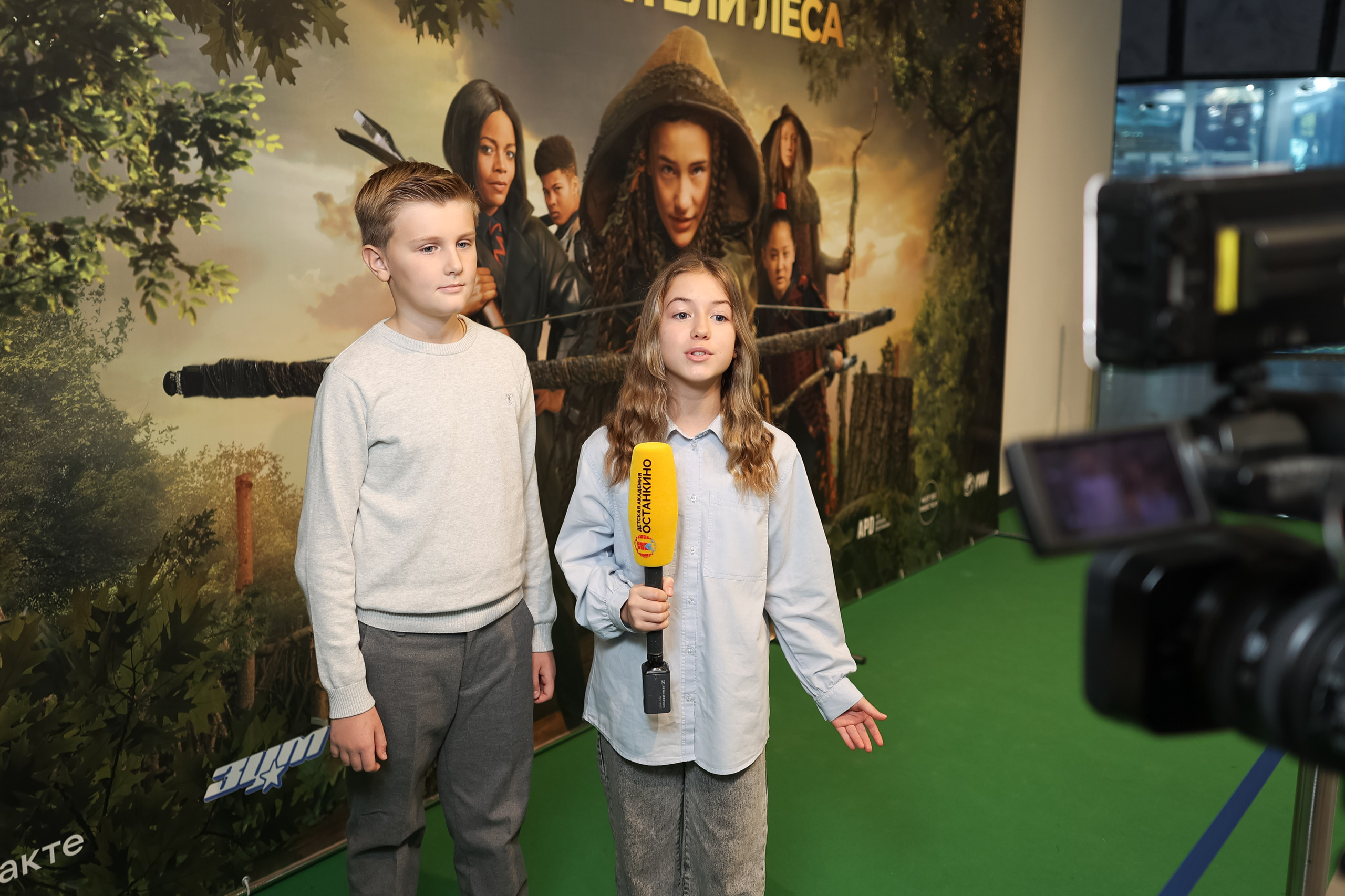 Школа «Останкино» на премьере Робин Гуд. Репортажный фотограф видеограф в Москве Ольга Плаксина