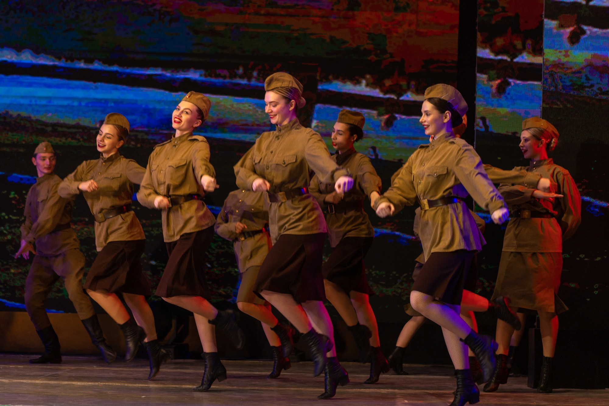 Отчетный концерт Заслуженного коллектива РФ «Жемчужинка» в Оренбурге, ДК «Россия», 2025 г. Фотограф в Оренбурге. Профессиональный фотограф