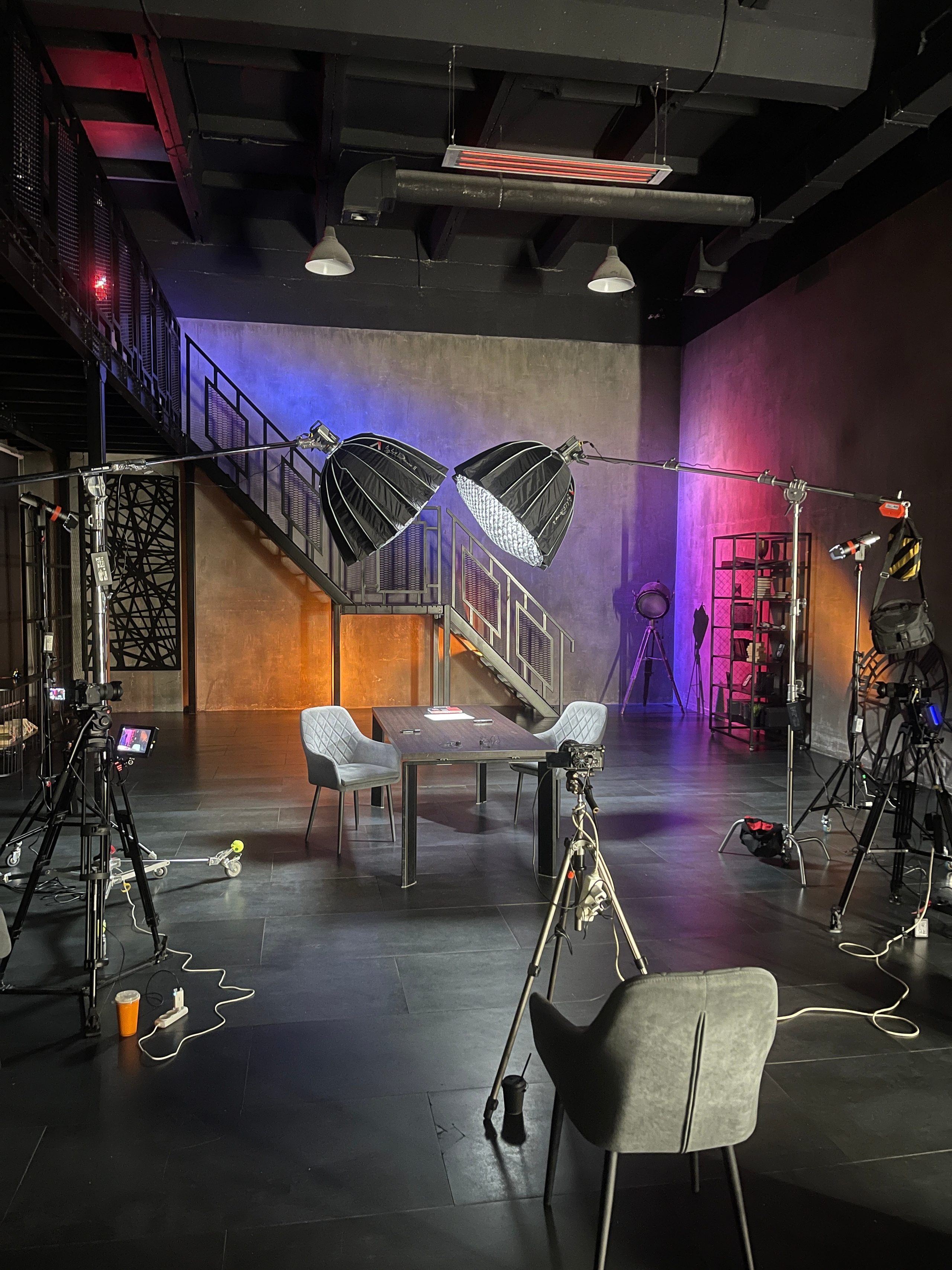 Интервью и подкасты. Продакшн-студия Videograf Guru