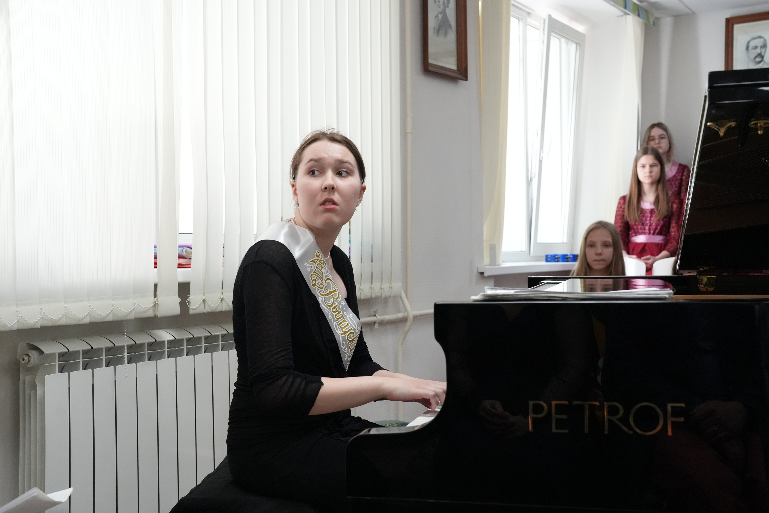 Выпускной в музыкально-хоровой школе г. Москвы № 106. Семейный и детский фотограф в Москве Оксана Чибизова