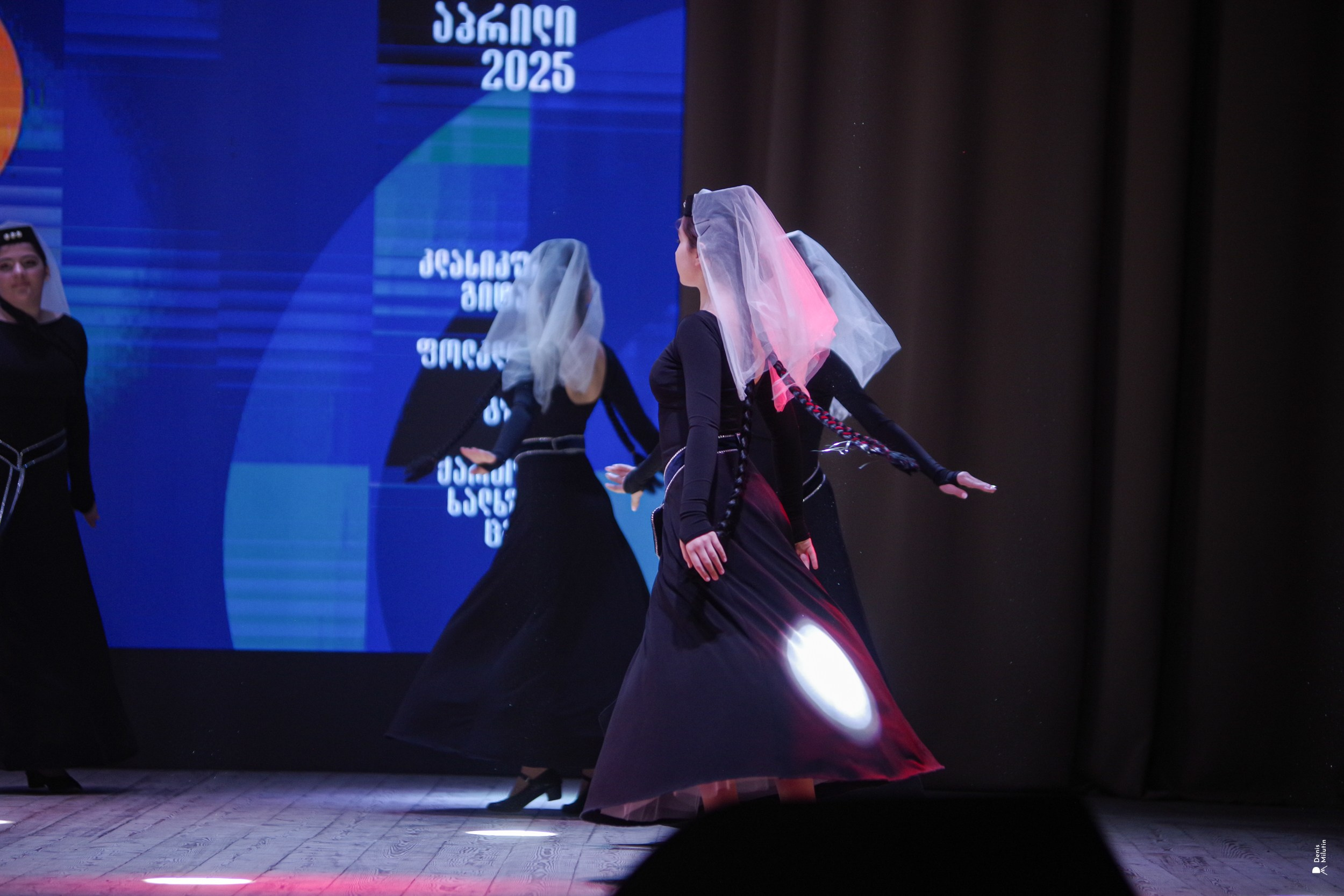 Танцы в Хоби. Портретный фотограф Денис Милютин