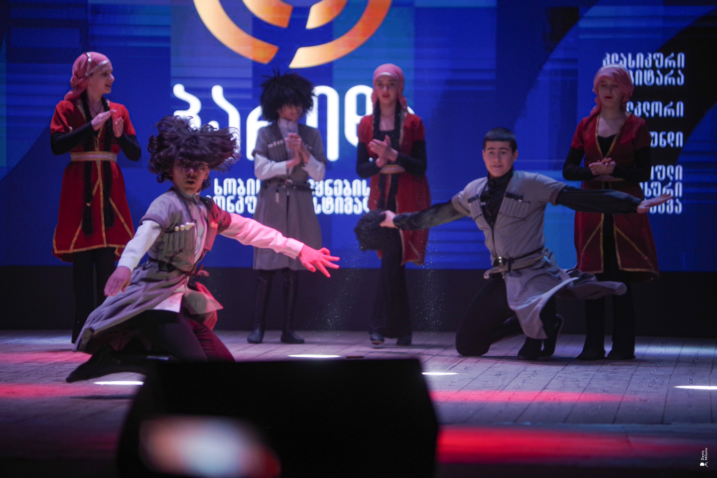 Танцы в Хоби. Портретный фотограф Денис Милютин