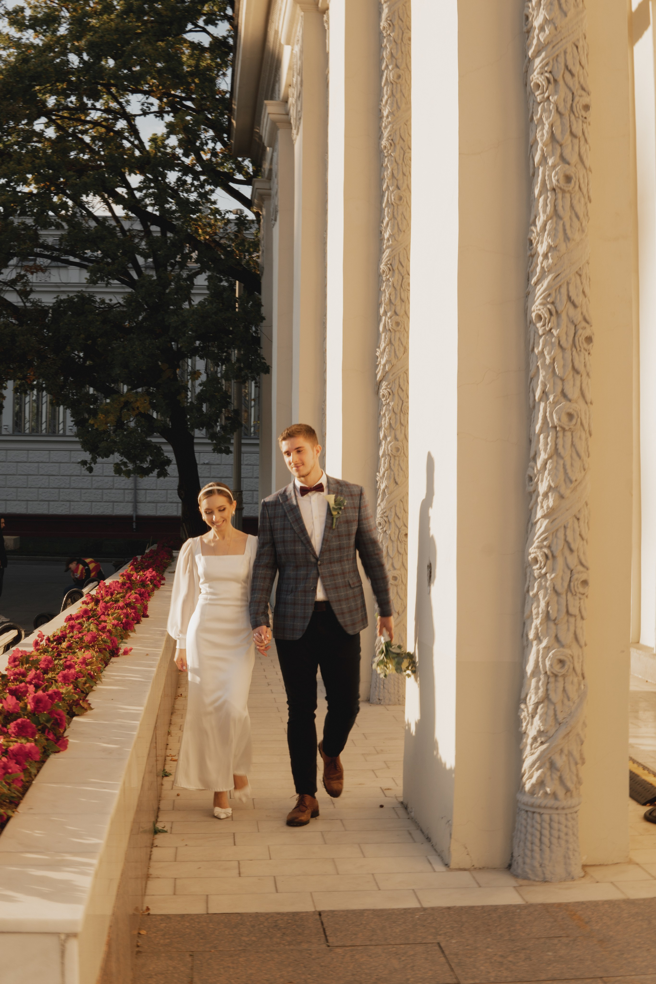 Свадебная прогулка. Мы тонем в лучах нежных объятий. Свадебный и портретный фотограф в Москве, Светлана Янковая