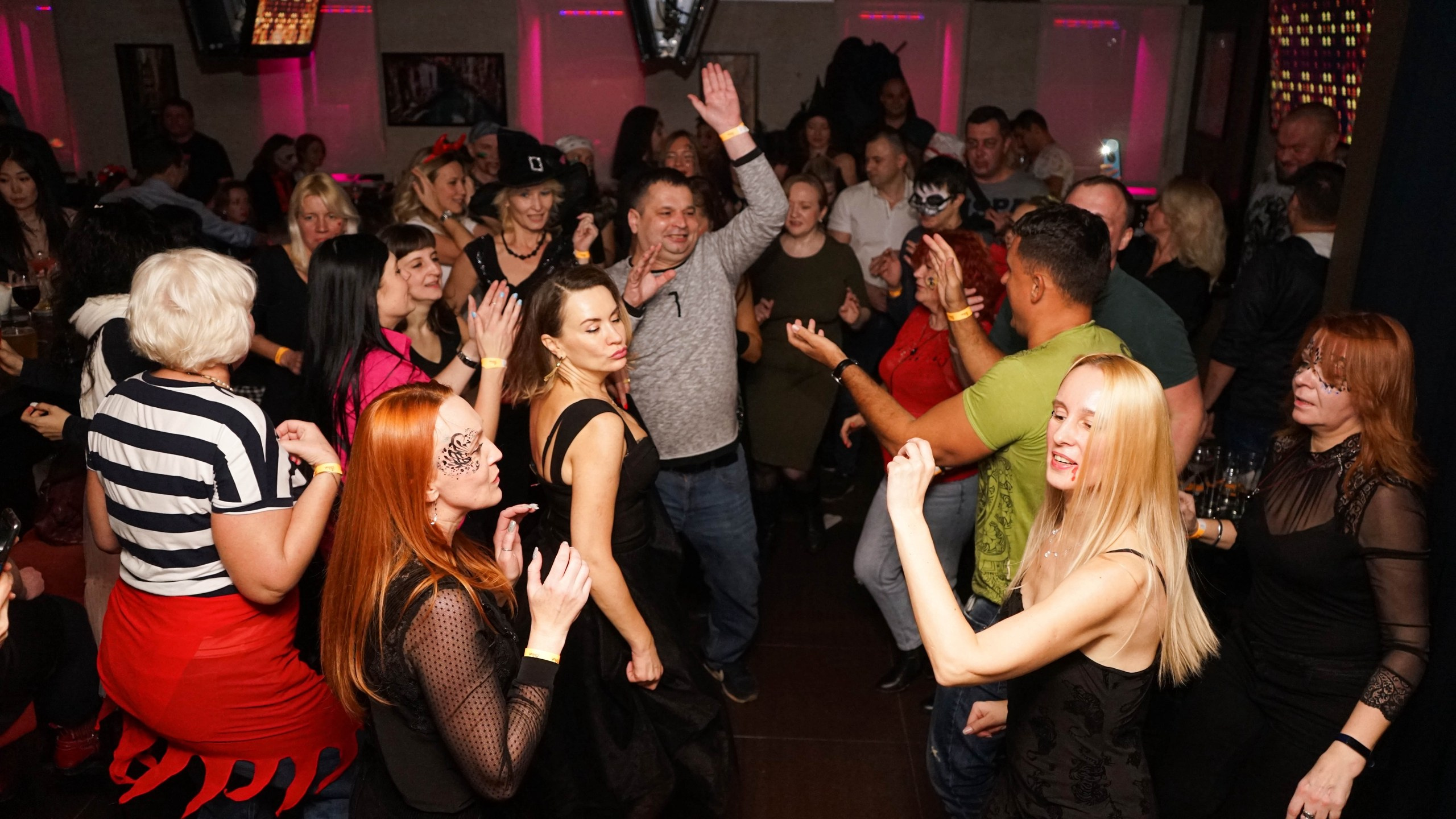 Фандец. Хеллоуиновская клубная вечеринка | 13.11.21. Галерея Фантим