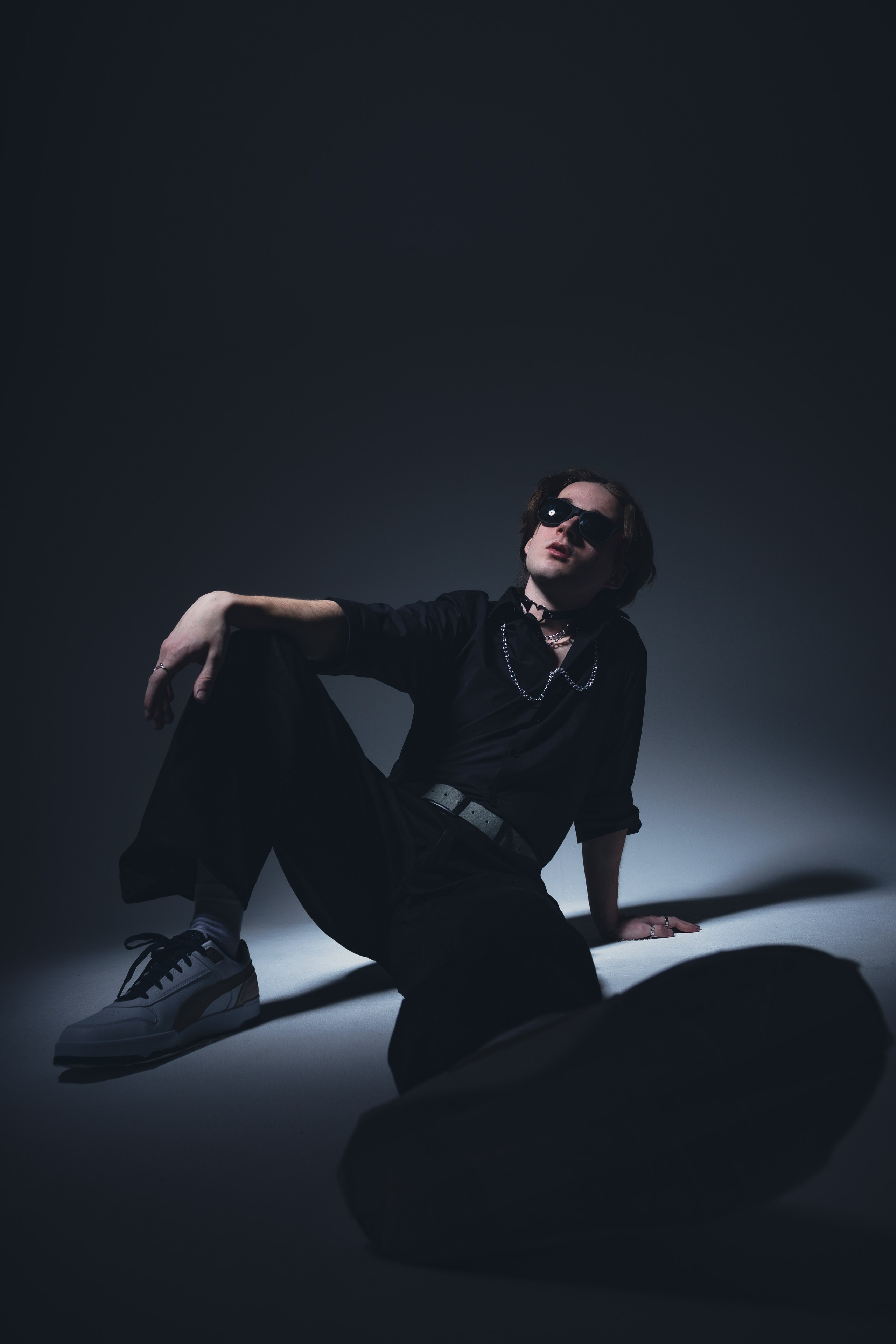 Антон. Фотограф Julia Milton | Портреты, съемки для маркетплейсов, лавстори, съёмка беременности в Санкт-Петербурге. Обучение фотографии в Спб очно