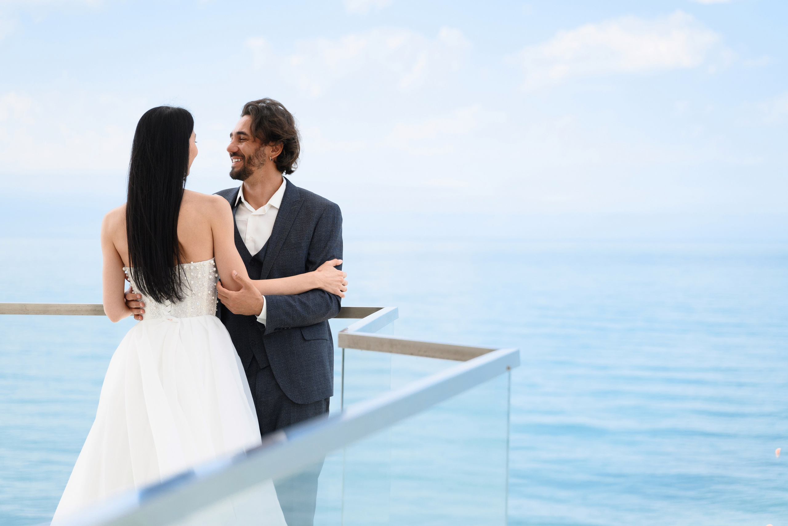 Свадебная фотосессия в Сочи с видом на море для создания уникальных кадров