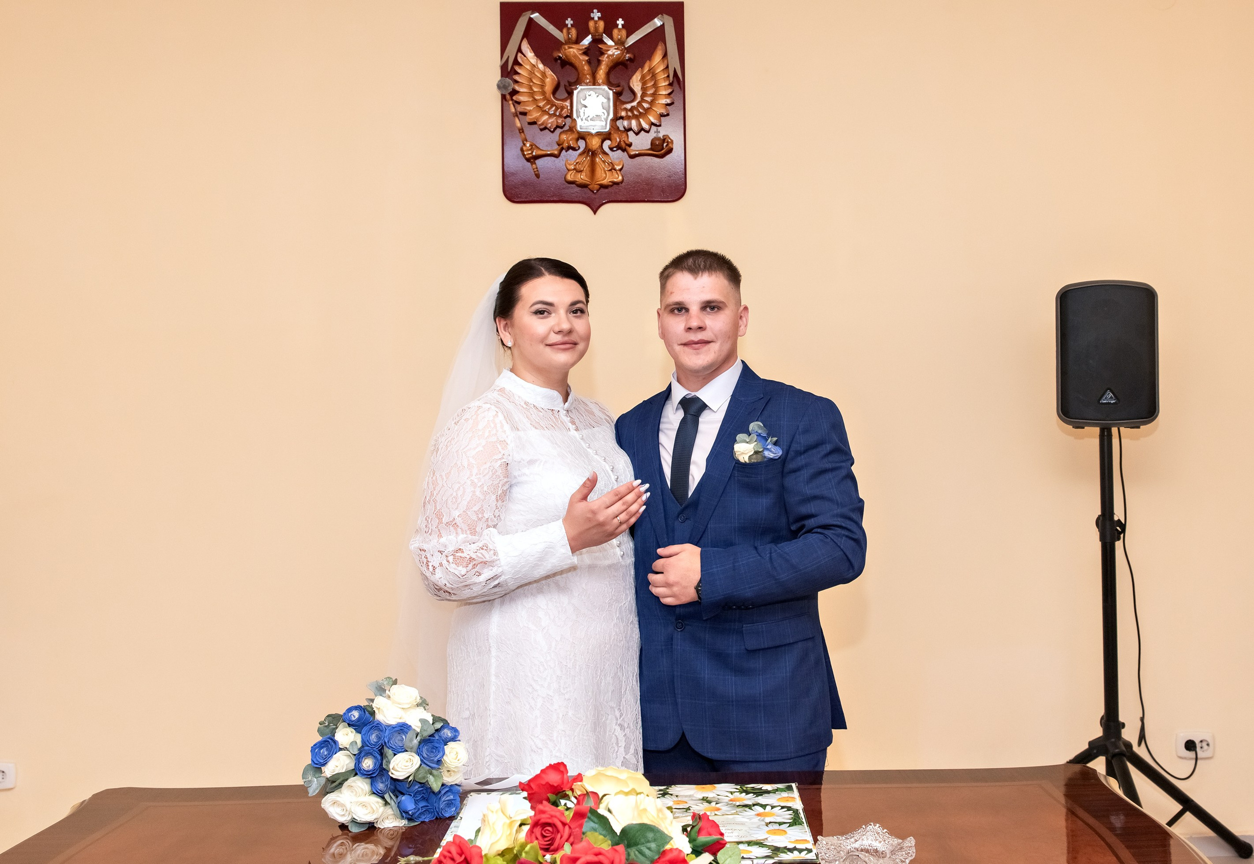 Регистрация брака, прогулка молодых (лав стори) и фото с гостями. Свадебный и семейный фотограф в Кыштыме Челябинске Марина Шигапова
