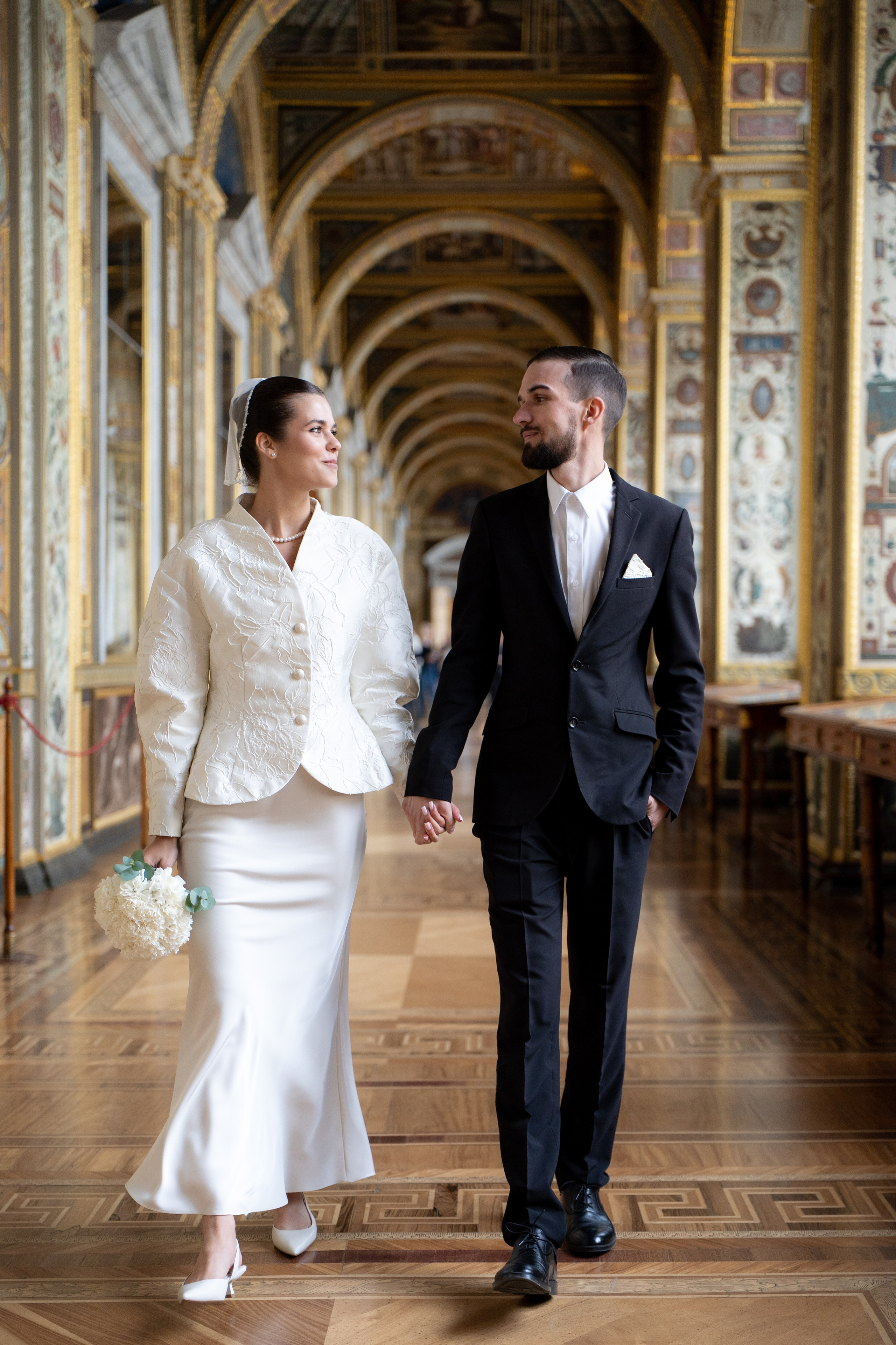 Свадебная фотосессия в Апреле в Петербурге. Свадебный фотограф Александр Невский в Санкт-Петербурге