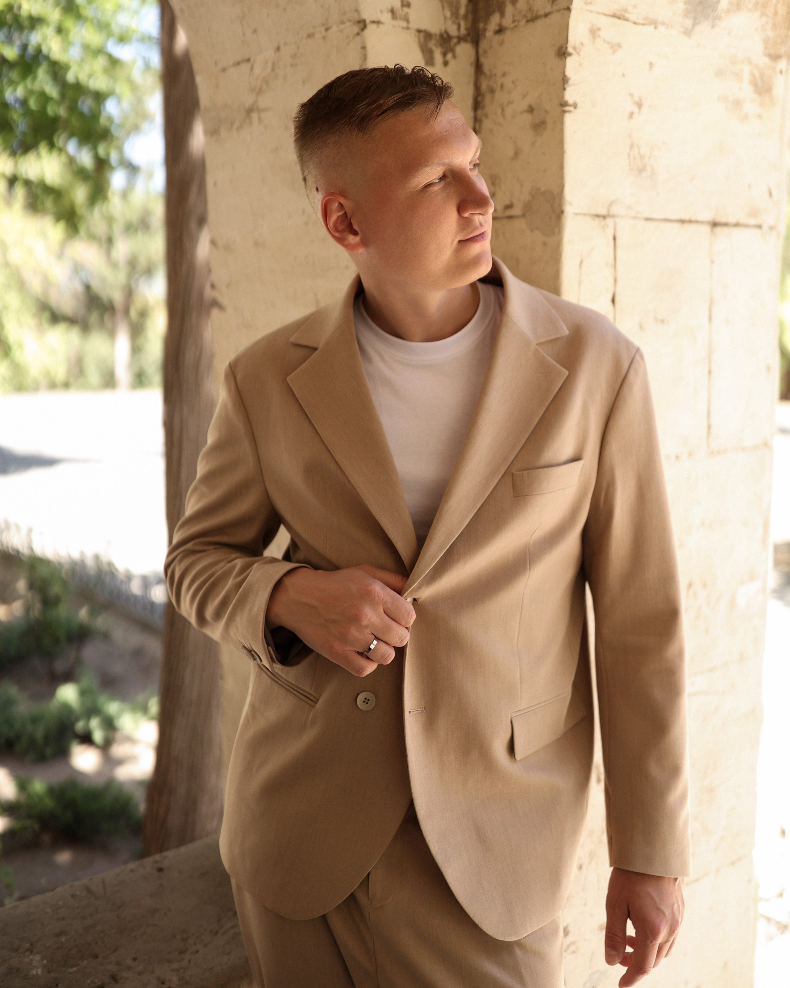 Роспись и прогулка в старом Херсонесе. Фотограф в Севастополе и Крыму Артем Волобуев