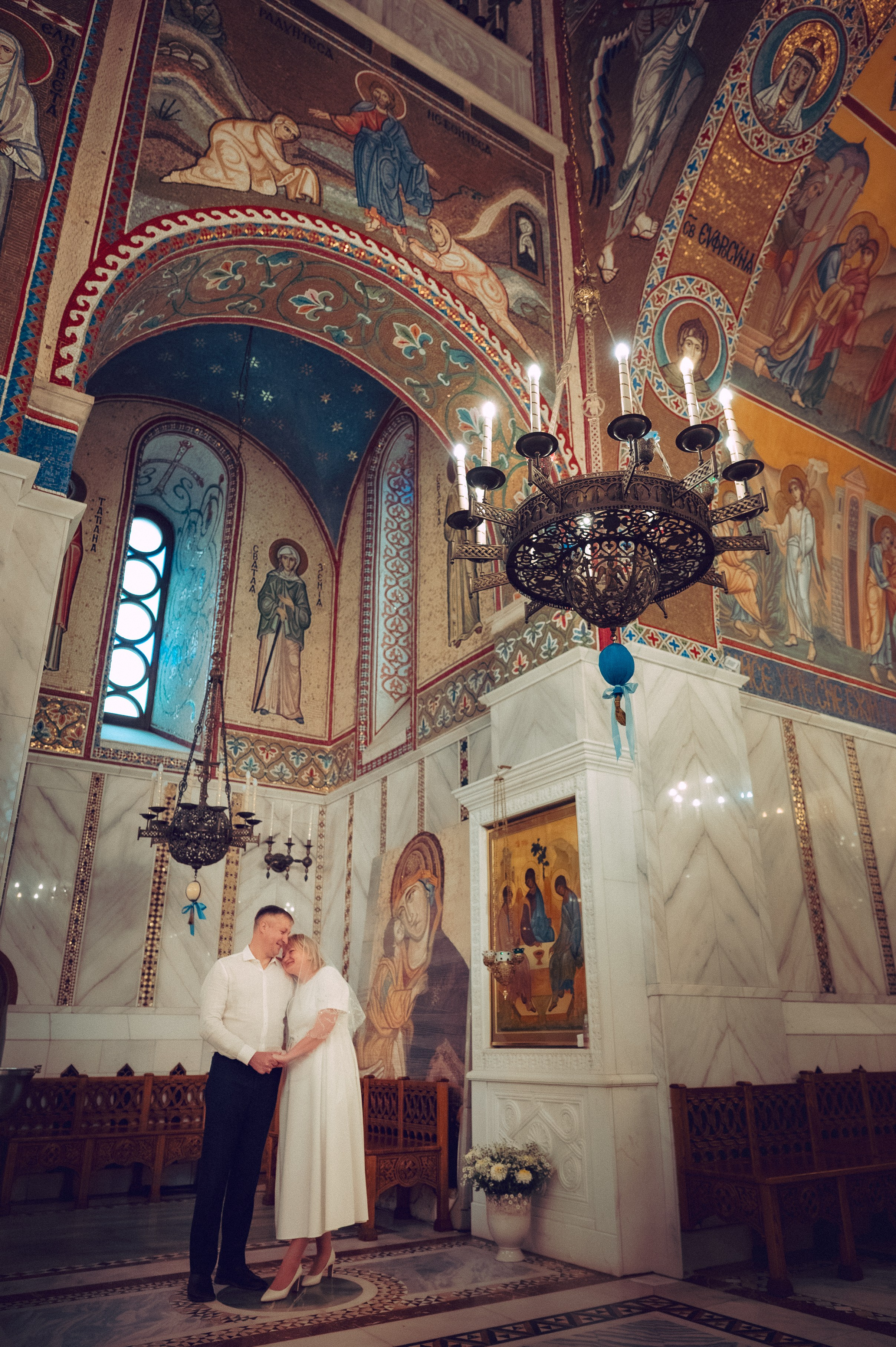 Венчание Ильи и Евгении в Храме Покрова Пресвятой Богородицы в Ясенево. Семейный фотограф Руслан Каримов Одинцово Москва