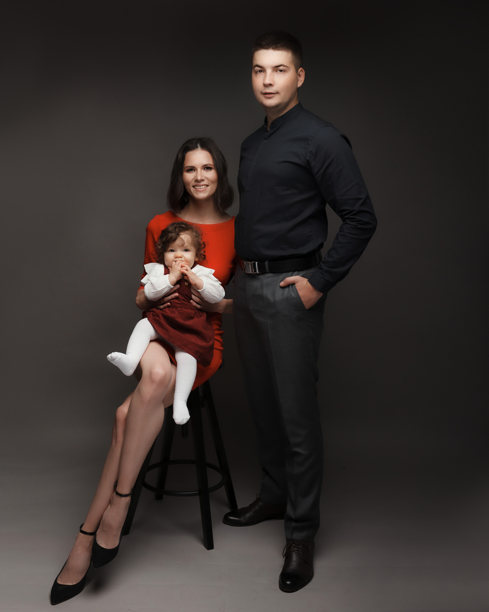 Мама, папа и лапочка дочка. Студия. Фотограф в Кумертау Уфа Мелеуз Салават Александра Сапрыкина